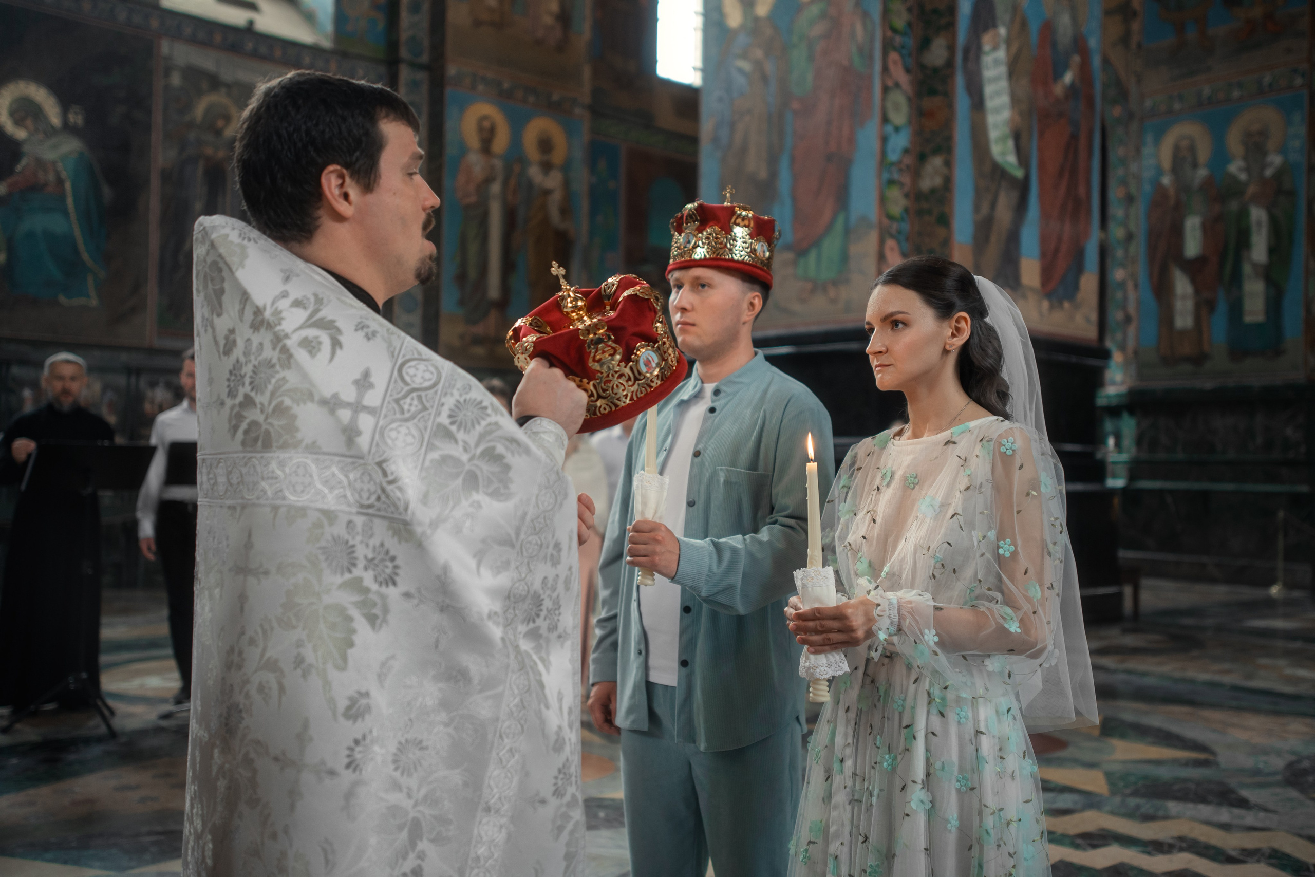 Венчание в Спасе на Крови. Фотограф на крещение и венчание, семейный фотограф в Санкт-Петербурге