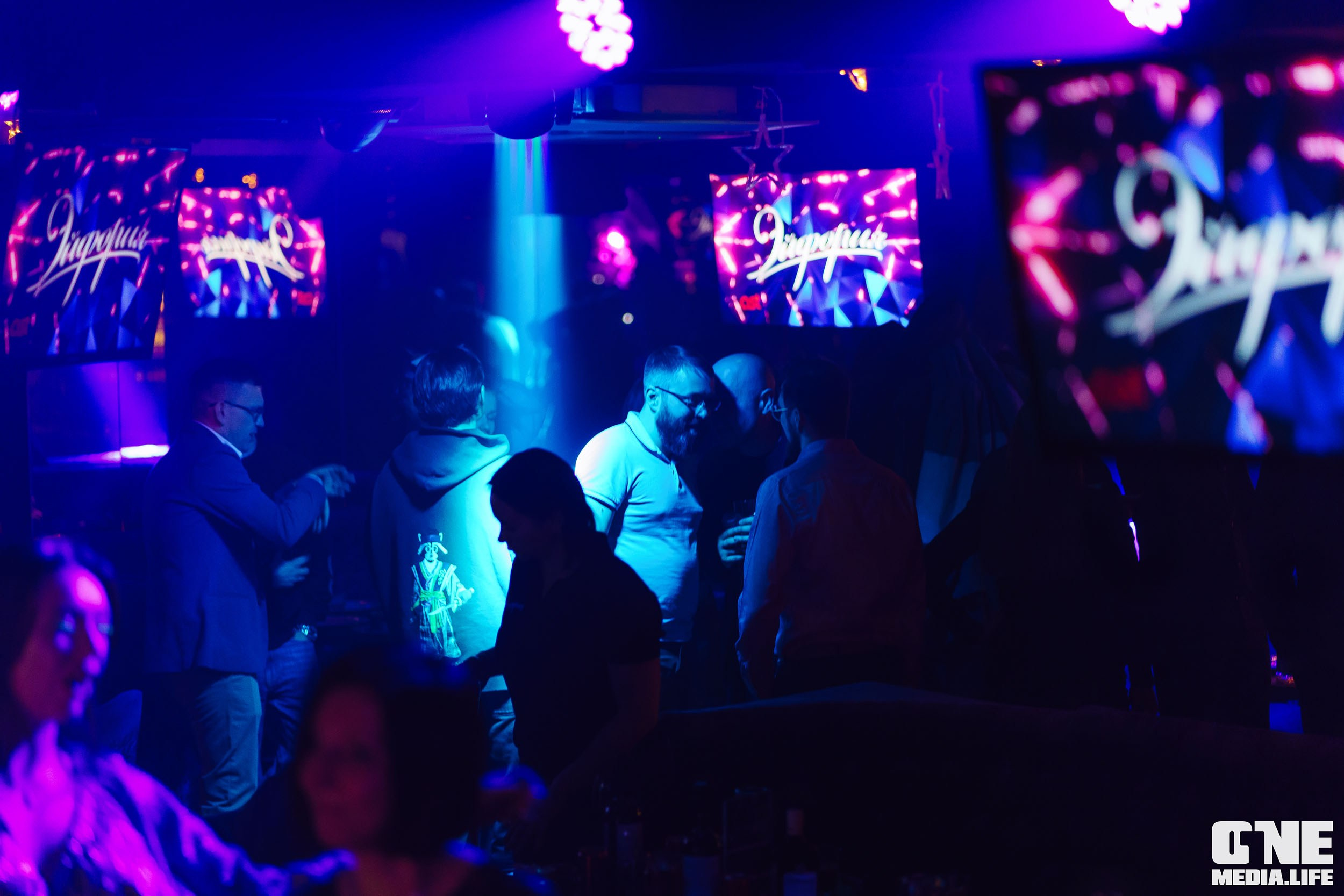 Фоторепортаж из караоке-клуба Эйфория. One Media Life: фоторепортажи, фотоотчеты с мероприятий и заведений