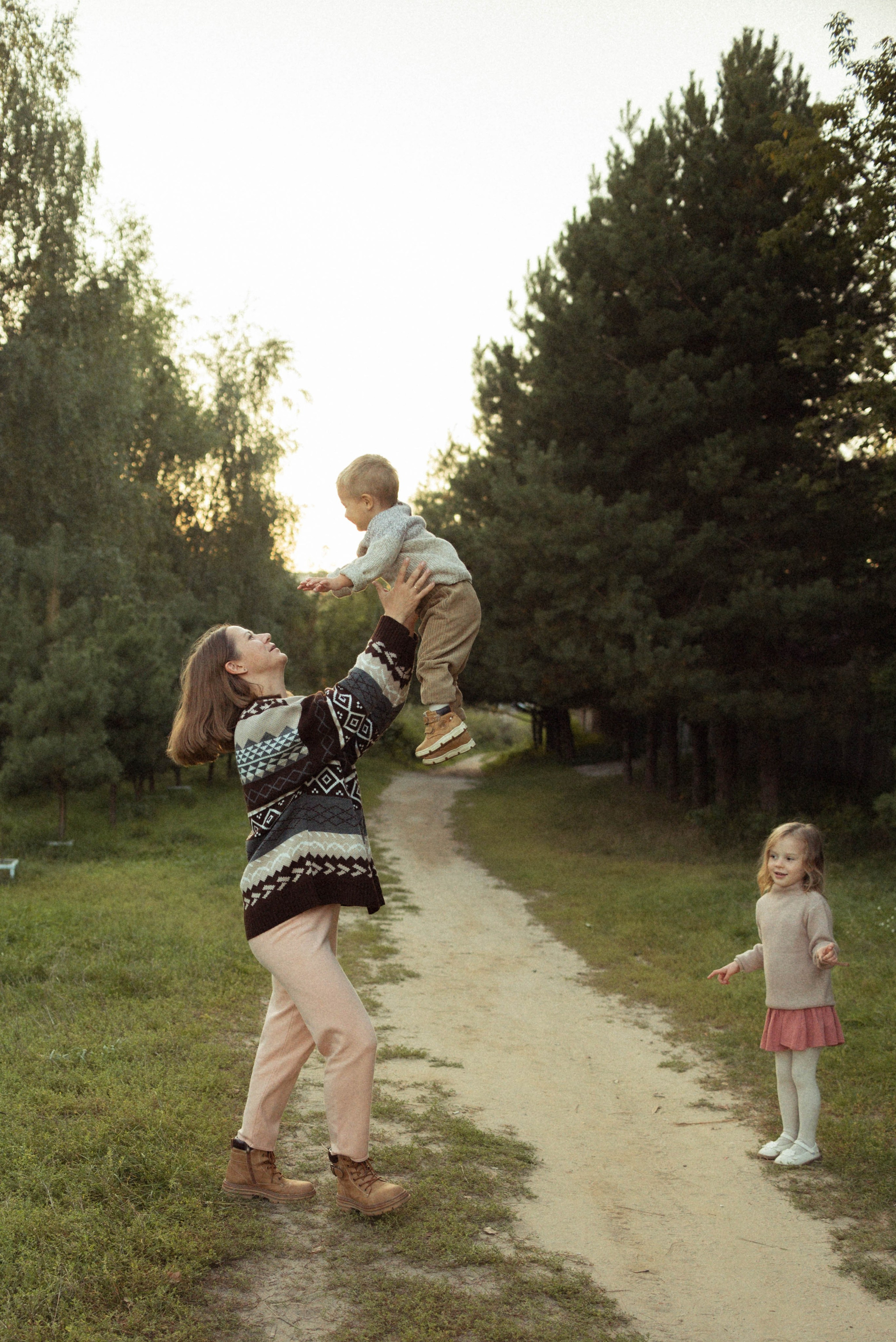 Семейная фотосессия на природе. Семейный фотограф в Железнодорожном Масаева Елена