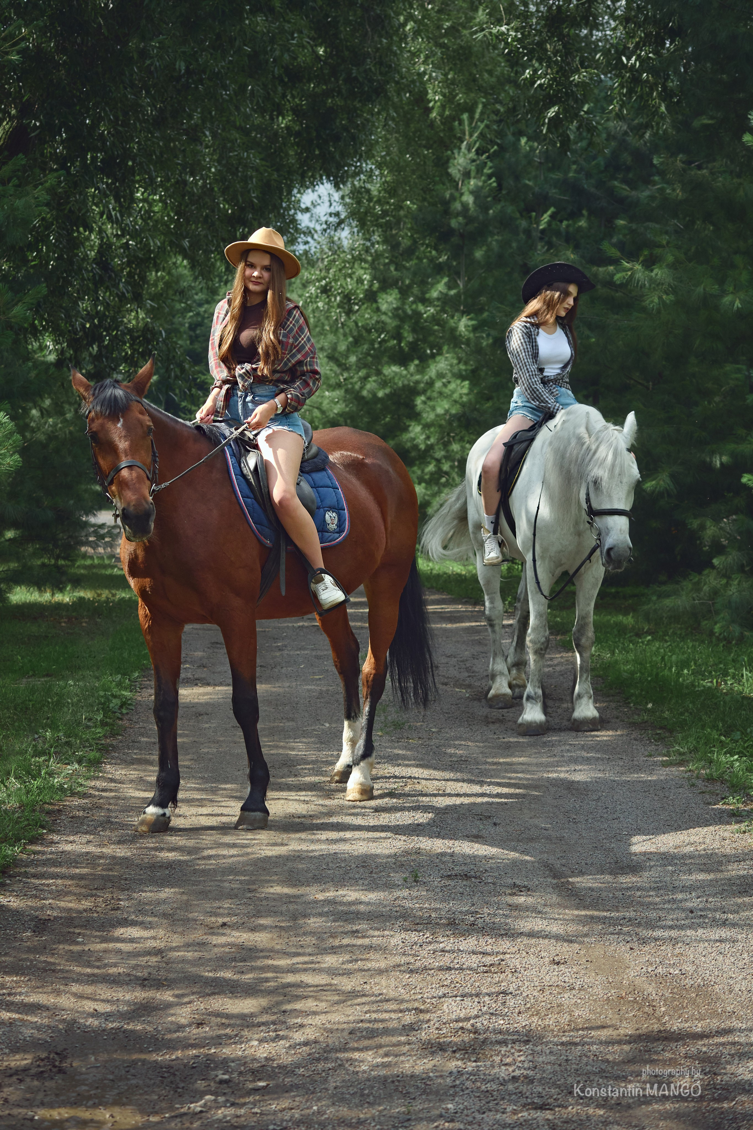 Фотопрогулка для Виктории и Полины на лошадях. Фотограф в Рязани. Свадьба, семейное фото, портрет. Константин Манго