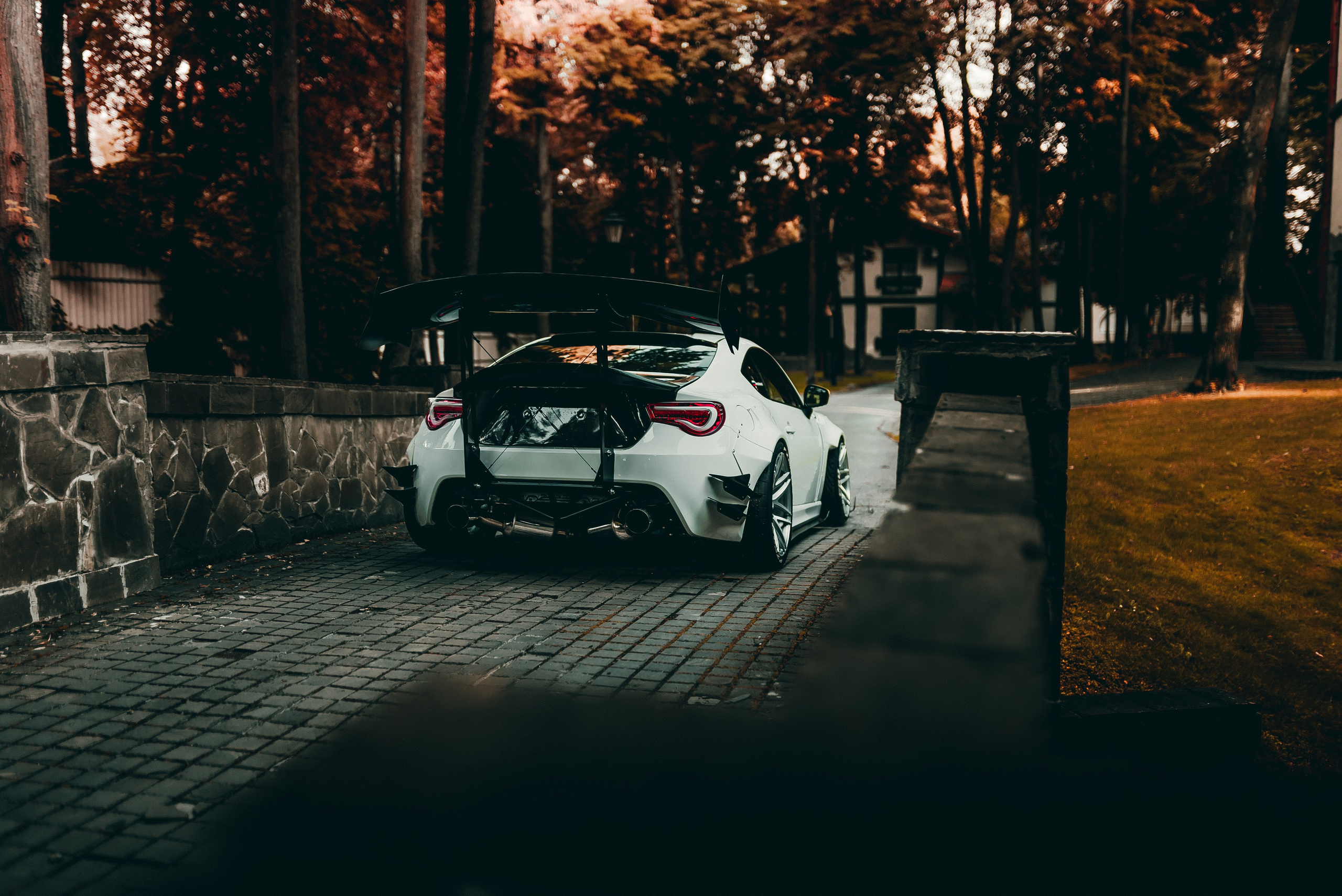 Ilya Foxy — автомобильный фотограф