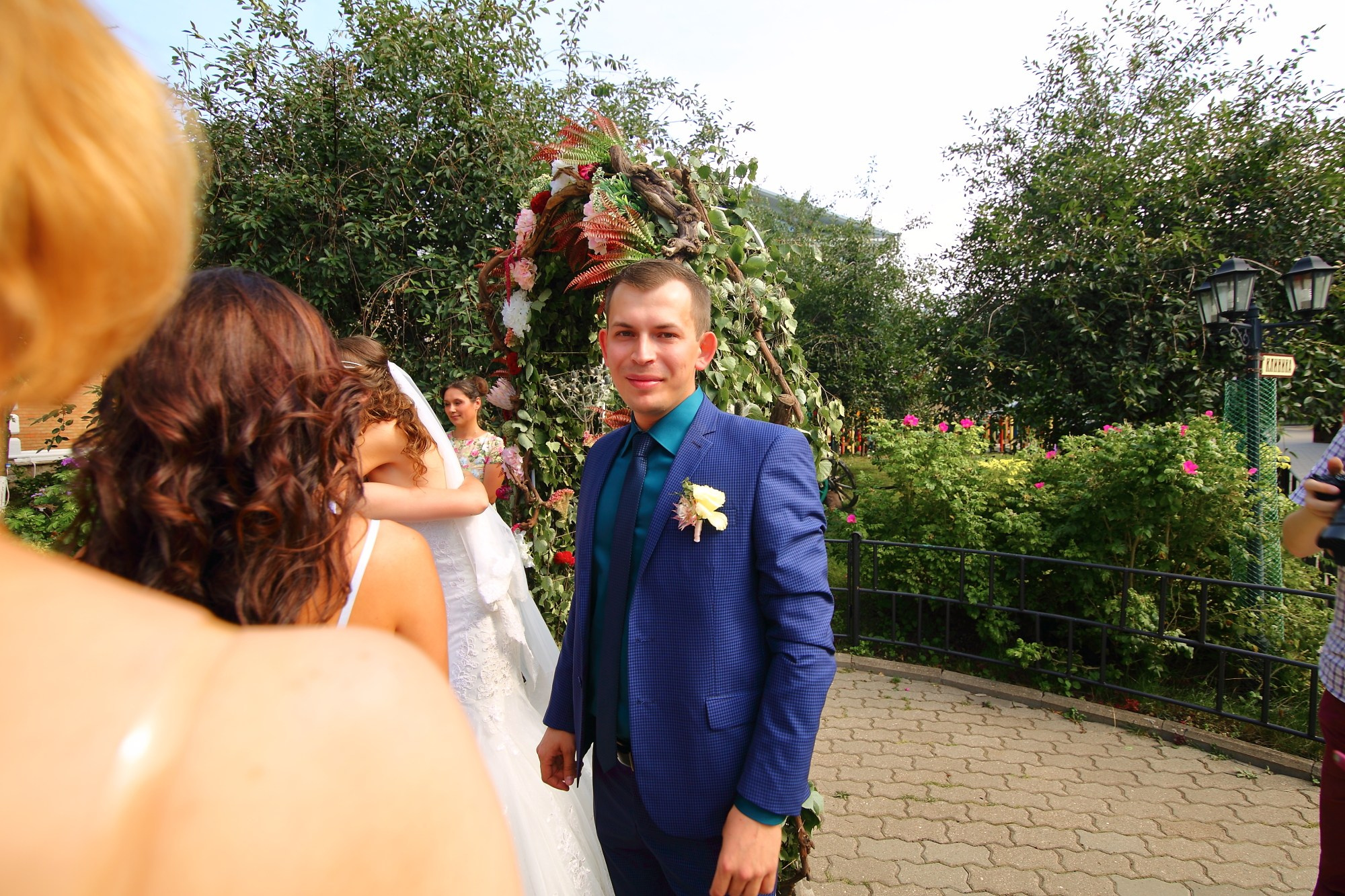 Выездная регистрация в красивом месте в Ярославле. Свадебный и репортажный фотограф в Ярославле и Санкт-Петербурге Роман Микрюков