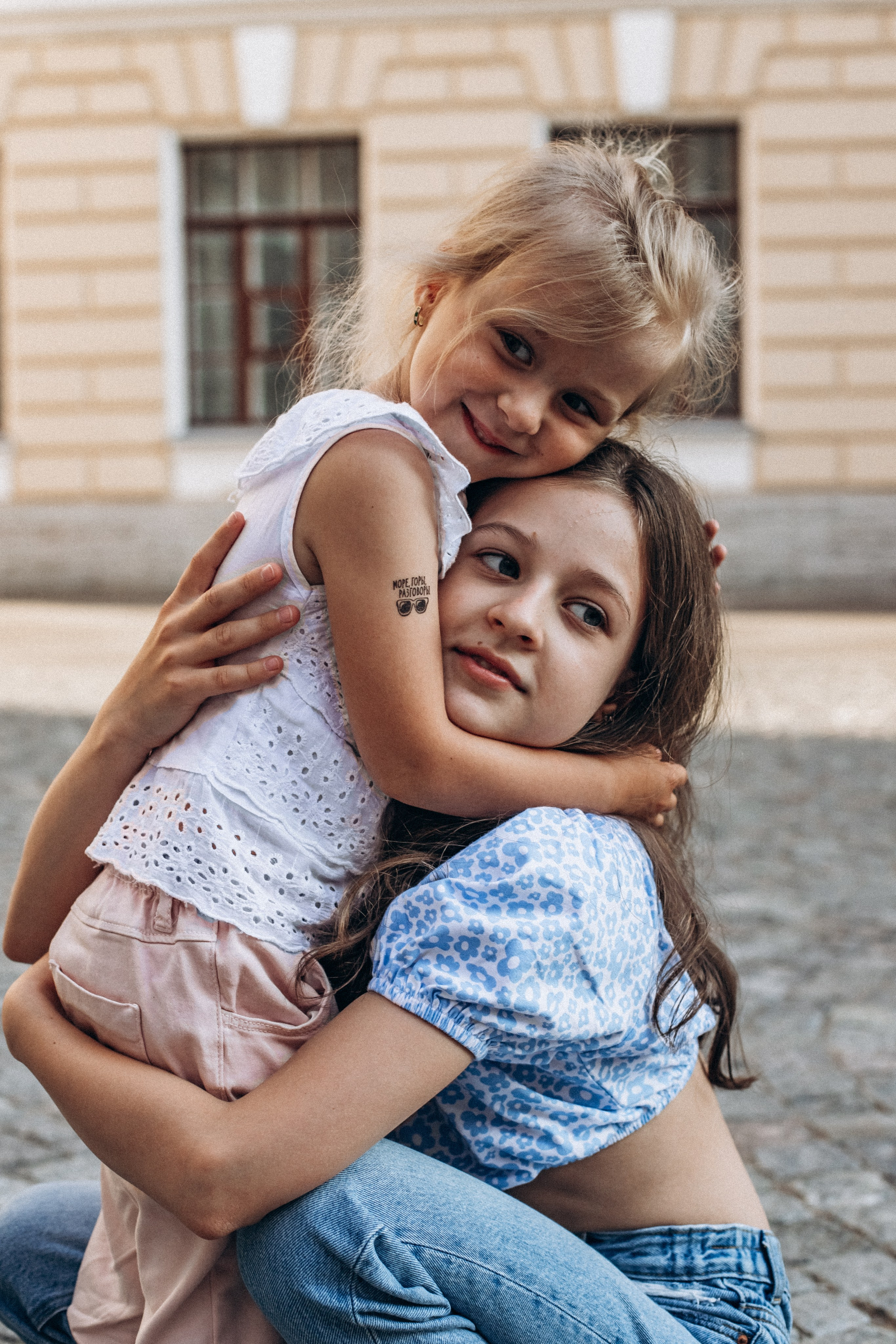 Дарья с семьей в июне. Фотопрогулка в Петербурге. Индивидуальный и семейный фотограф в Санкт-Петербурге