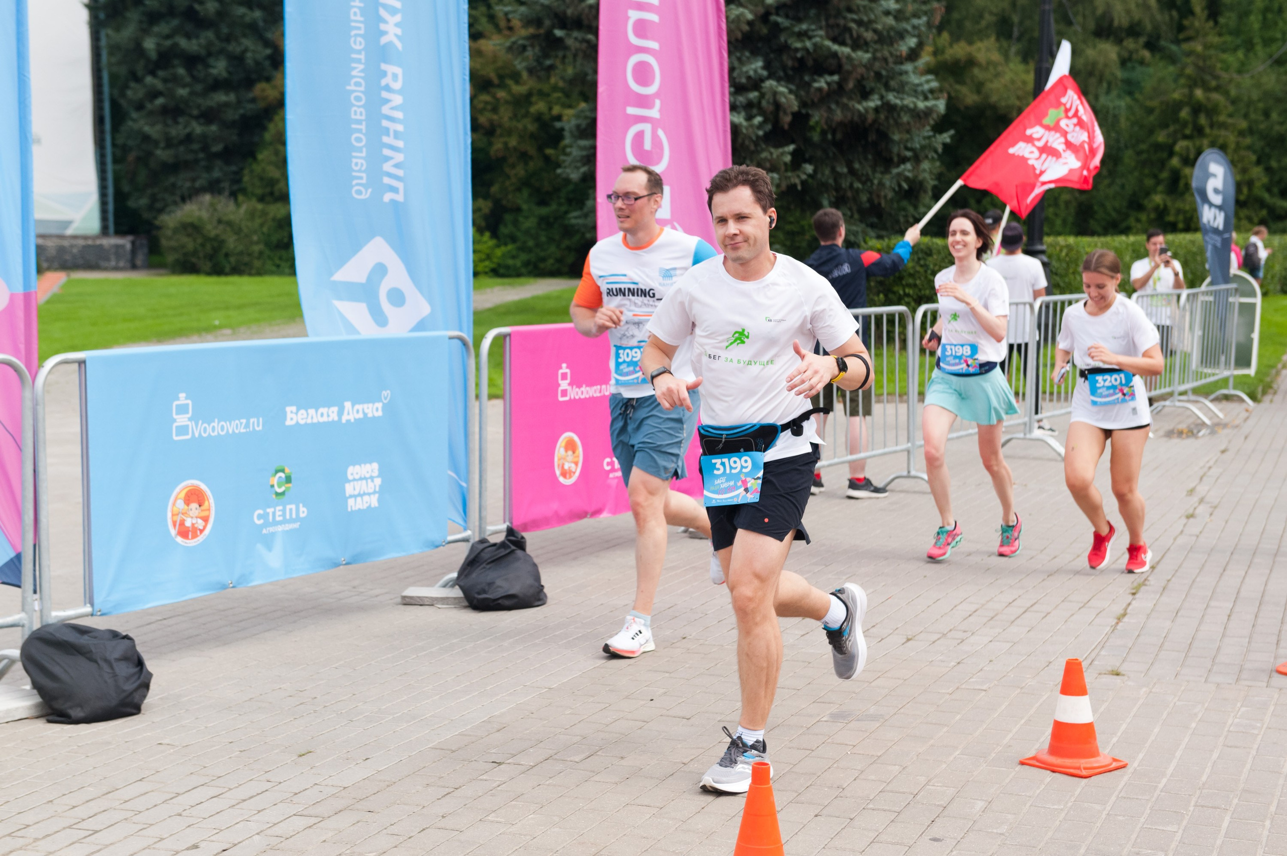 Корпоративное. Забег X5 Retail Group. Репортажный фотограф и видеограф Слава Думчев. Тимбилдинги, отчетники, корпоративы