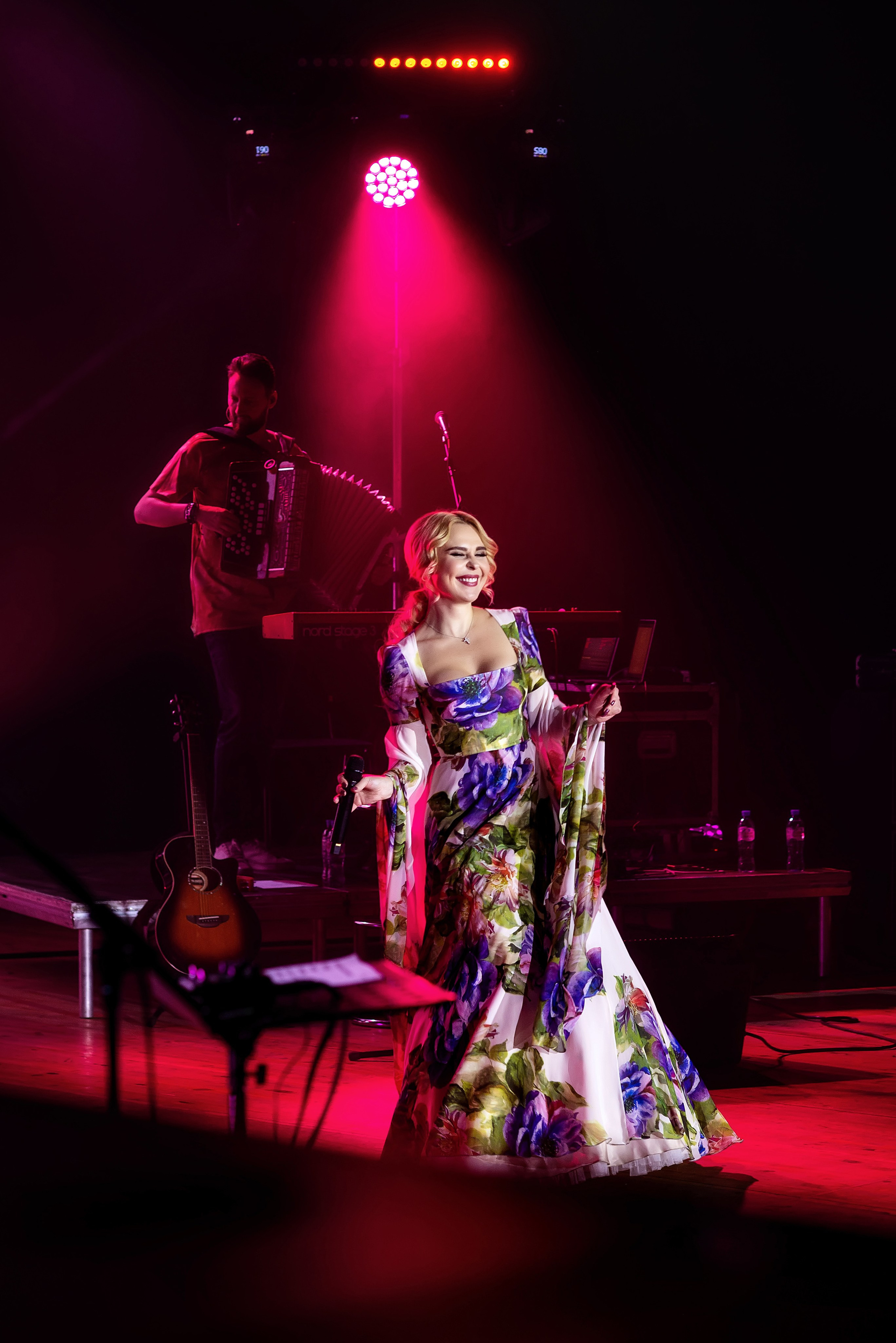 Концерт Пелагеи. Школьный, фэшн фотограф в Тюмени и в России Ирина Королева