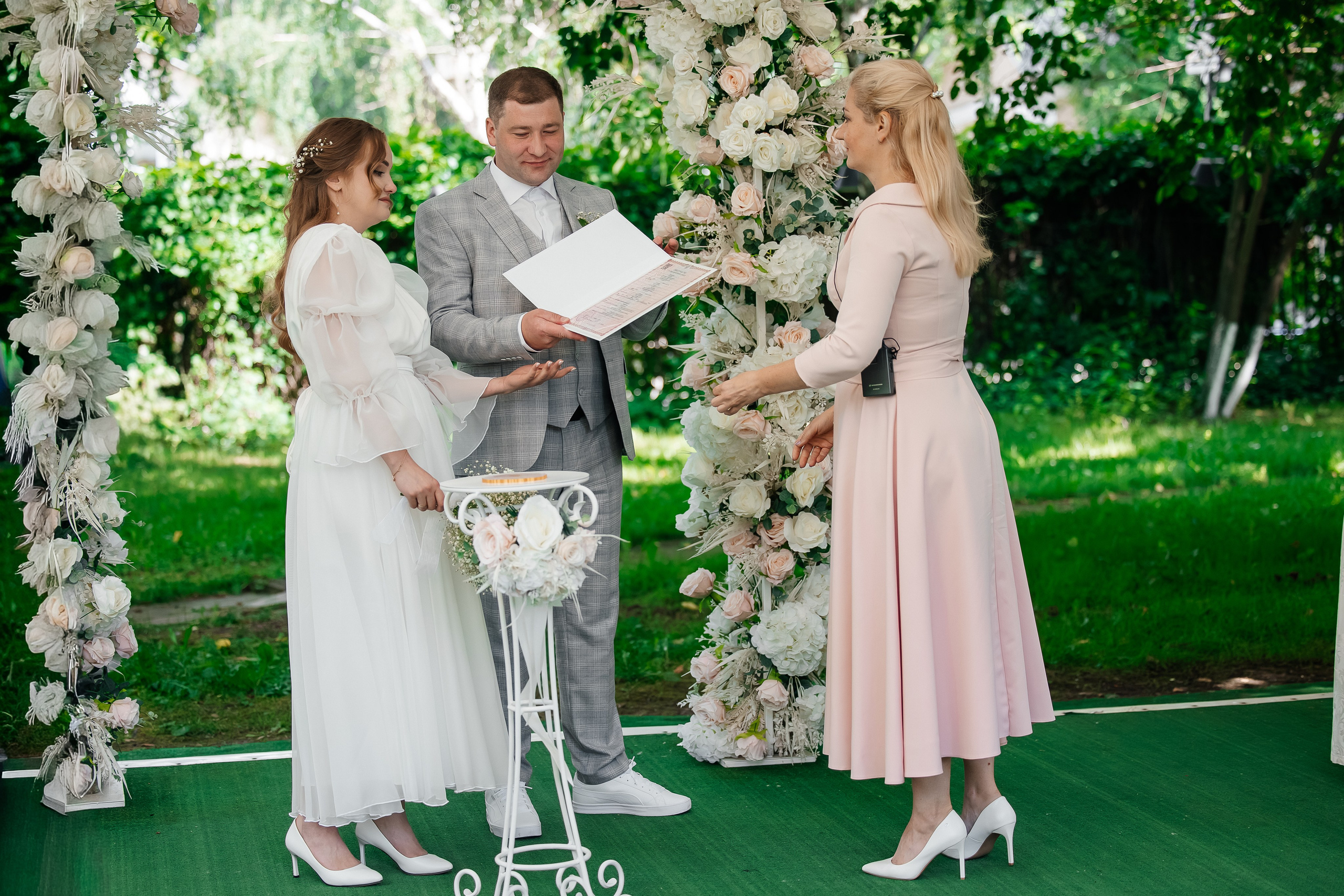 Регистрация на территории гостиницы «Даниловская». Свадебный и семейный фотограф в Москве Красинская Мария