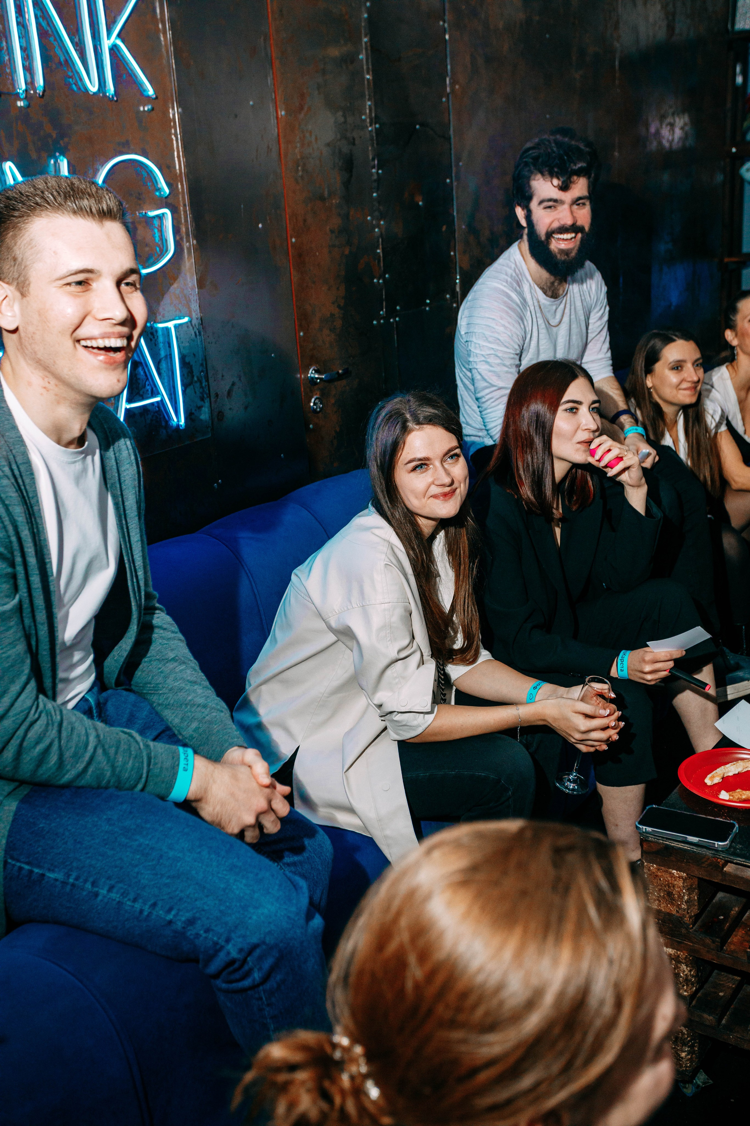 ЮНОСТЬ ВСЁ ПРОСТИТ