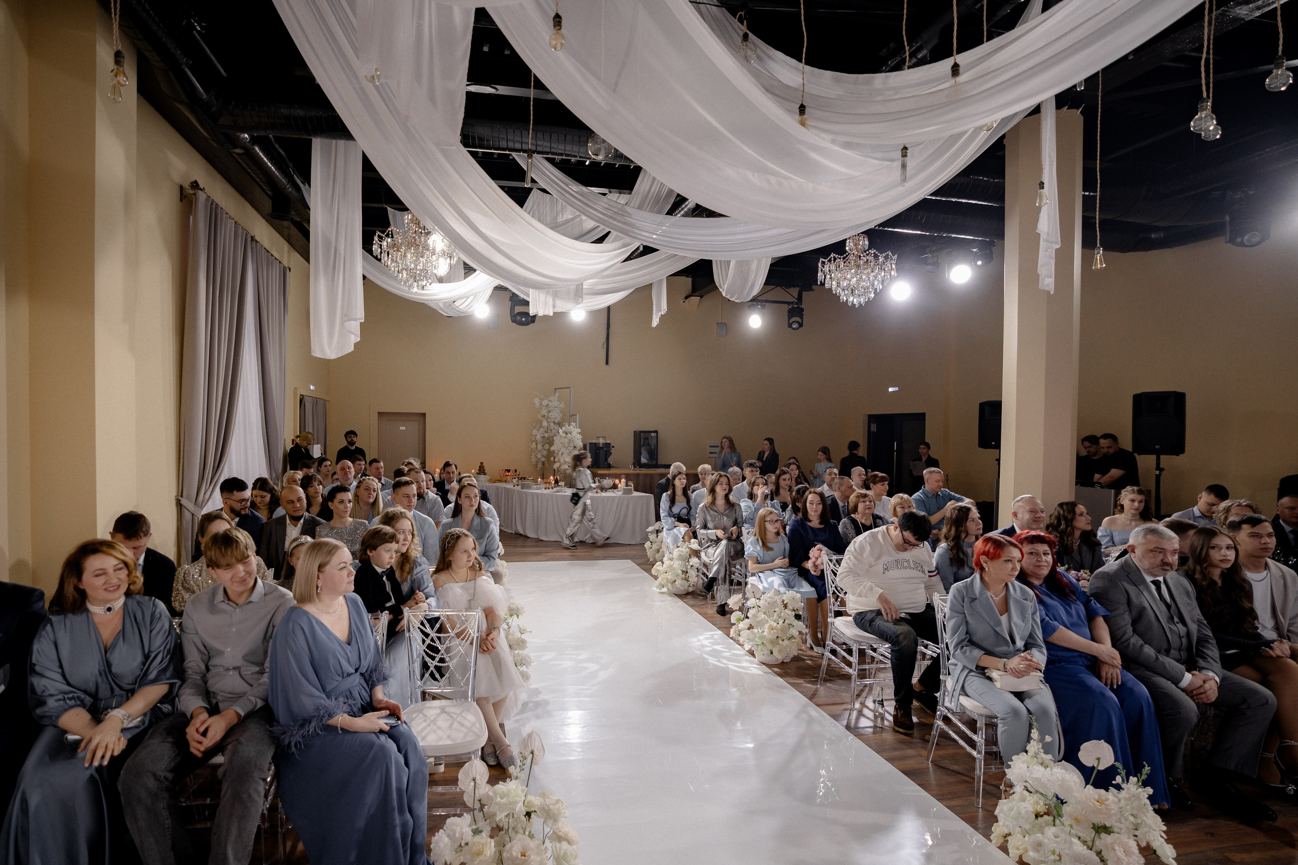 СВАДЕБНАЯ СЬЕМКА СБОРОВ В ОТЕЛЕ И ВЫЕЗД НА ЦЕРЕМОНИЮ (СНЯТО В СИБИРЕ В НИЖНЕВАРТОВСКЕ). Профессиональный фотограф, Санкт-Петербург — Виктория Богомолова