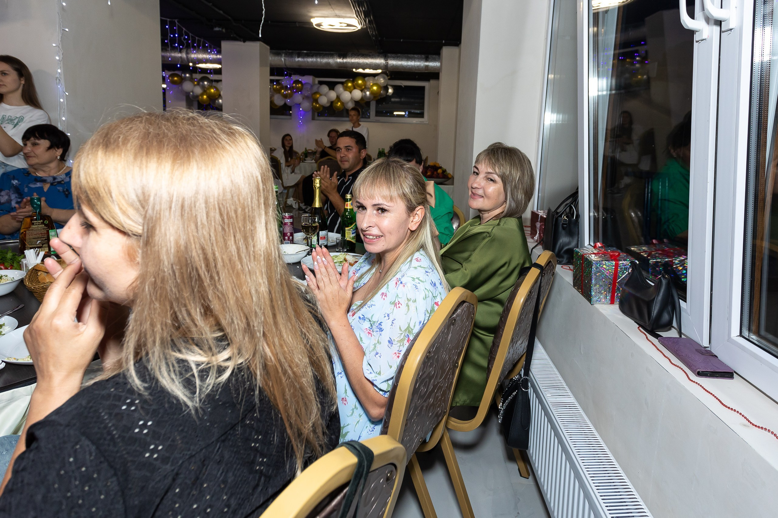 Вручение аттестата и выпускной вечер. Выпускные альбомы Майкоп, Краснодар Елена Золотарева