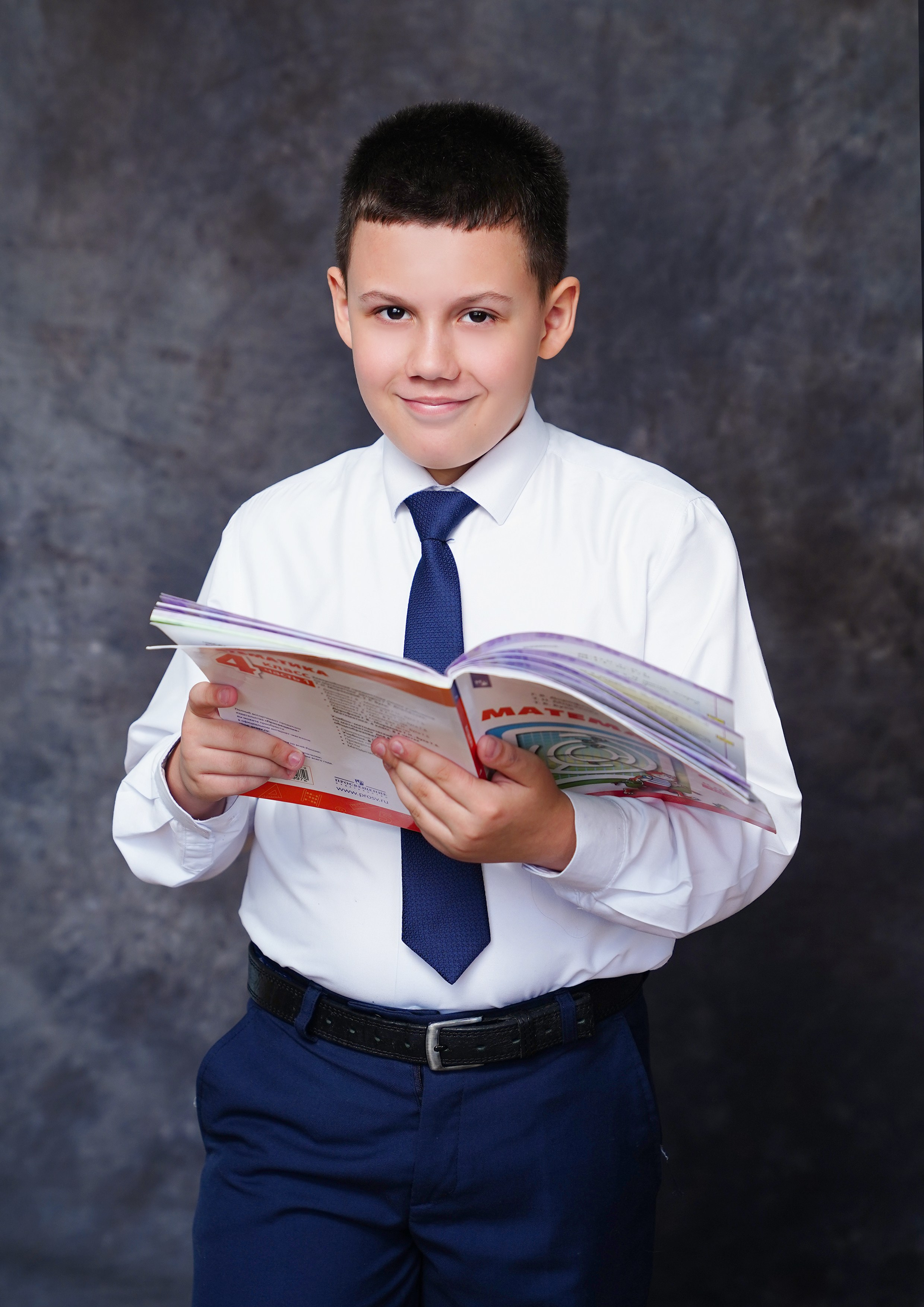 Позирование. MEMENTO.Выпускные альбомы, школьные, юбилейные и другие книги. Ростов-на-Дону