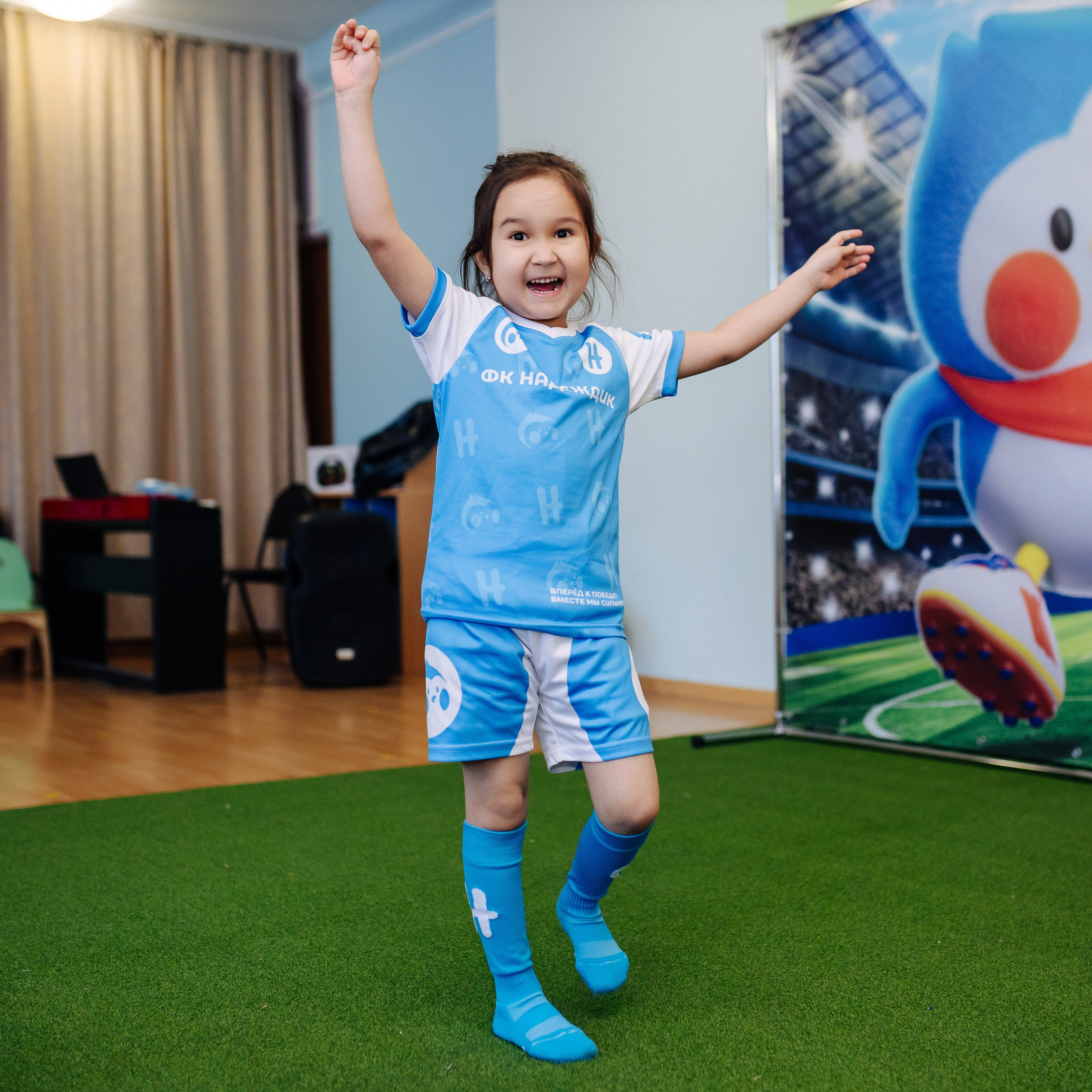 Фотосессия с кубком в детских садах г. Магнитогорска. Денис Прохоров Фотограф в г. Магнитогорск