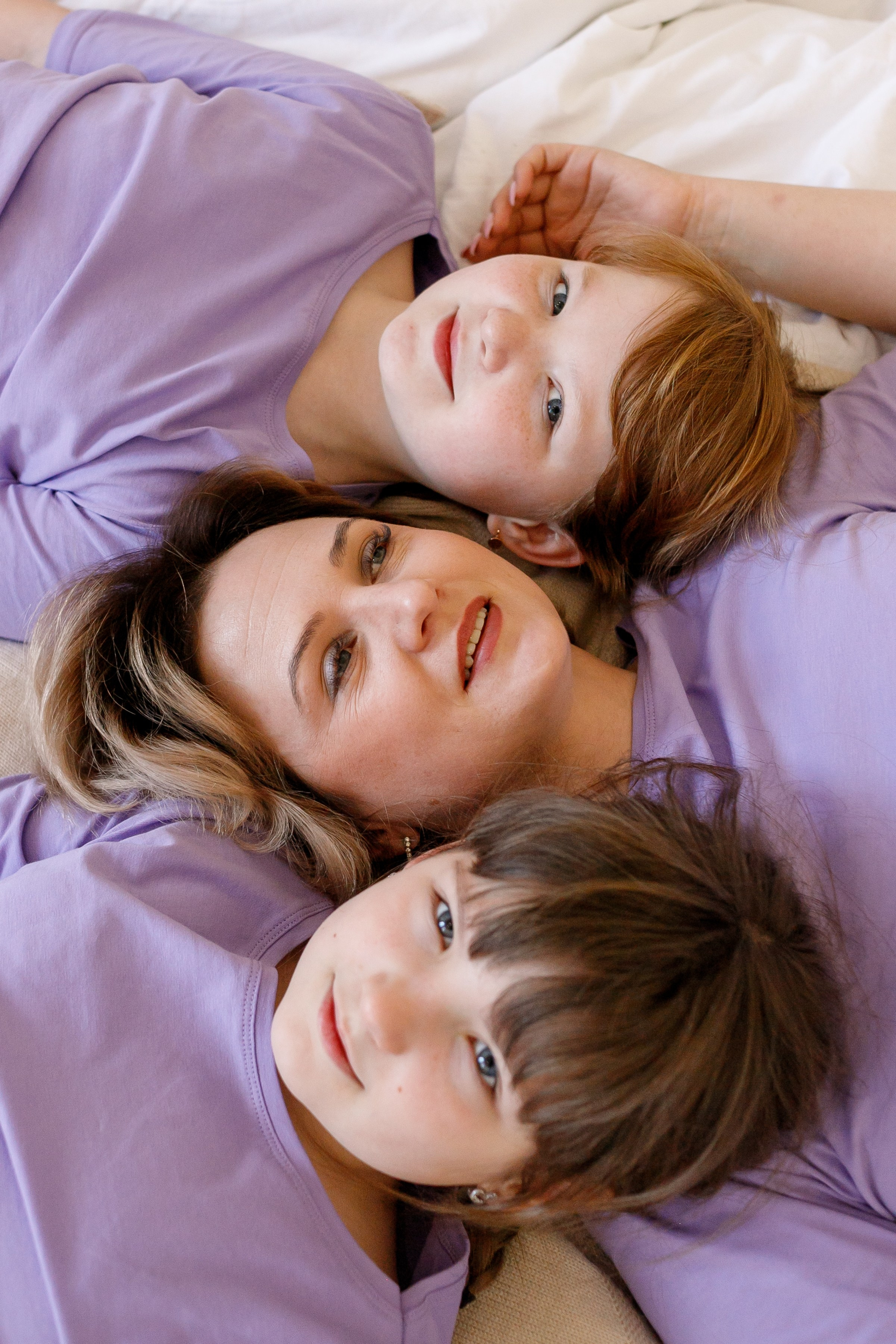 Весенняя семейная фотосессия мама и дочки