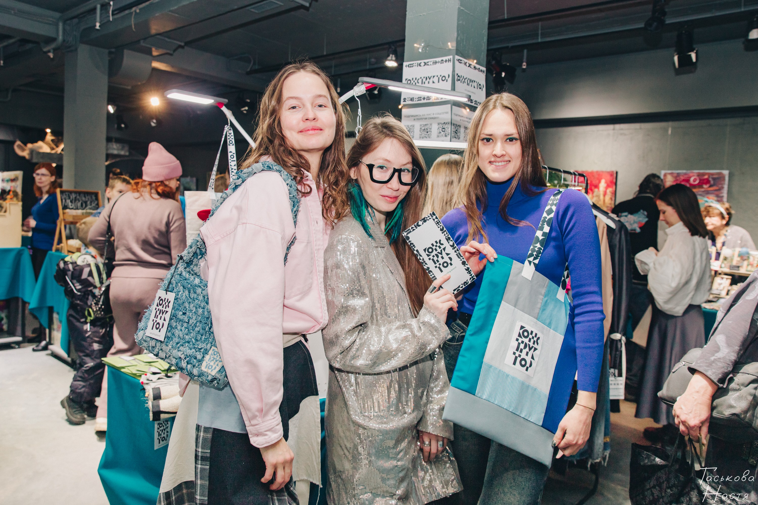 Новогодний маркет на Ангаре. Фотограф в Иркутске Настя Гаськова