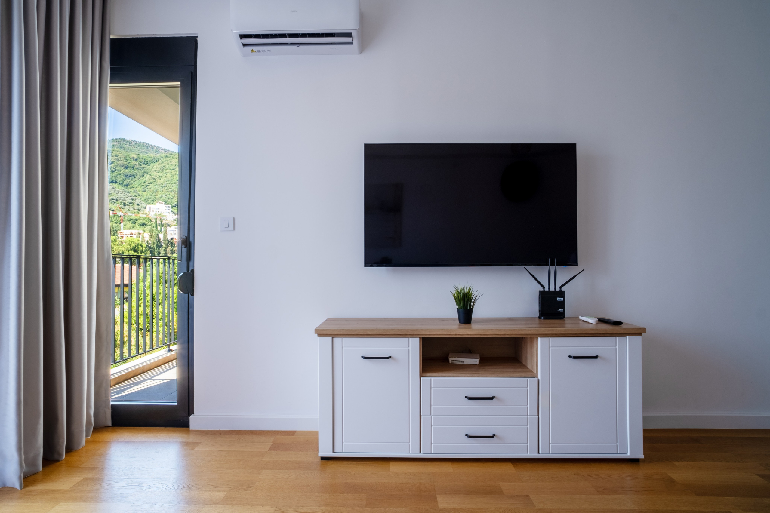 Apartments Tivat, Selyanovo. Family and wedding photographer in Montenegro