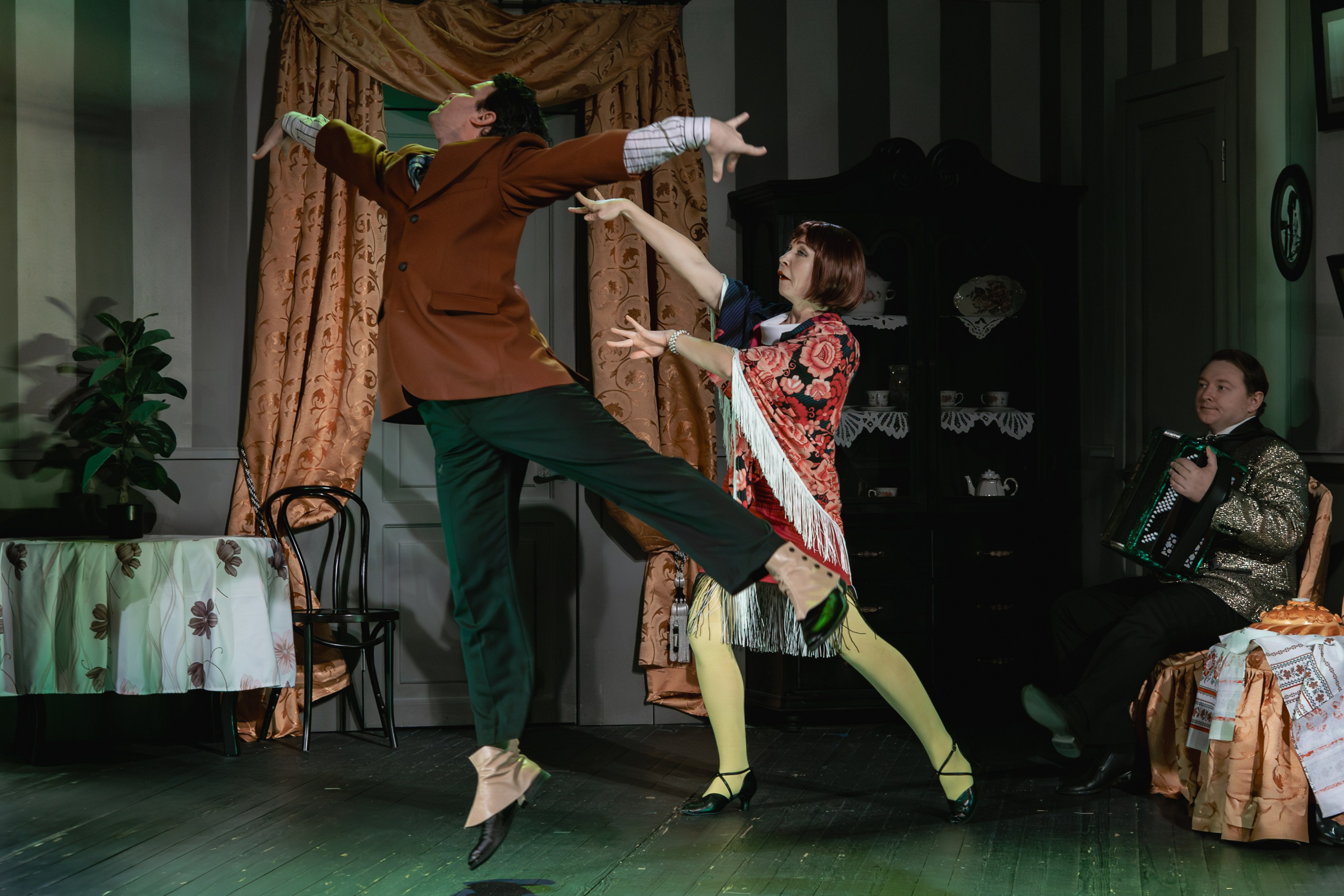 Театр Юного Зрителя «Две свадьбы». Фотограф Марк Файзулин