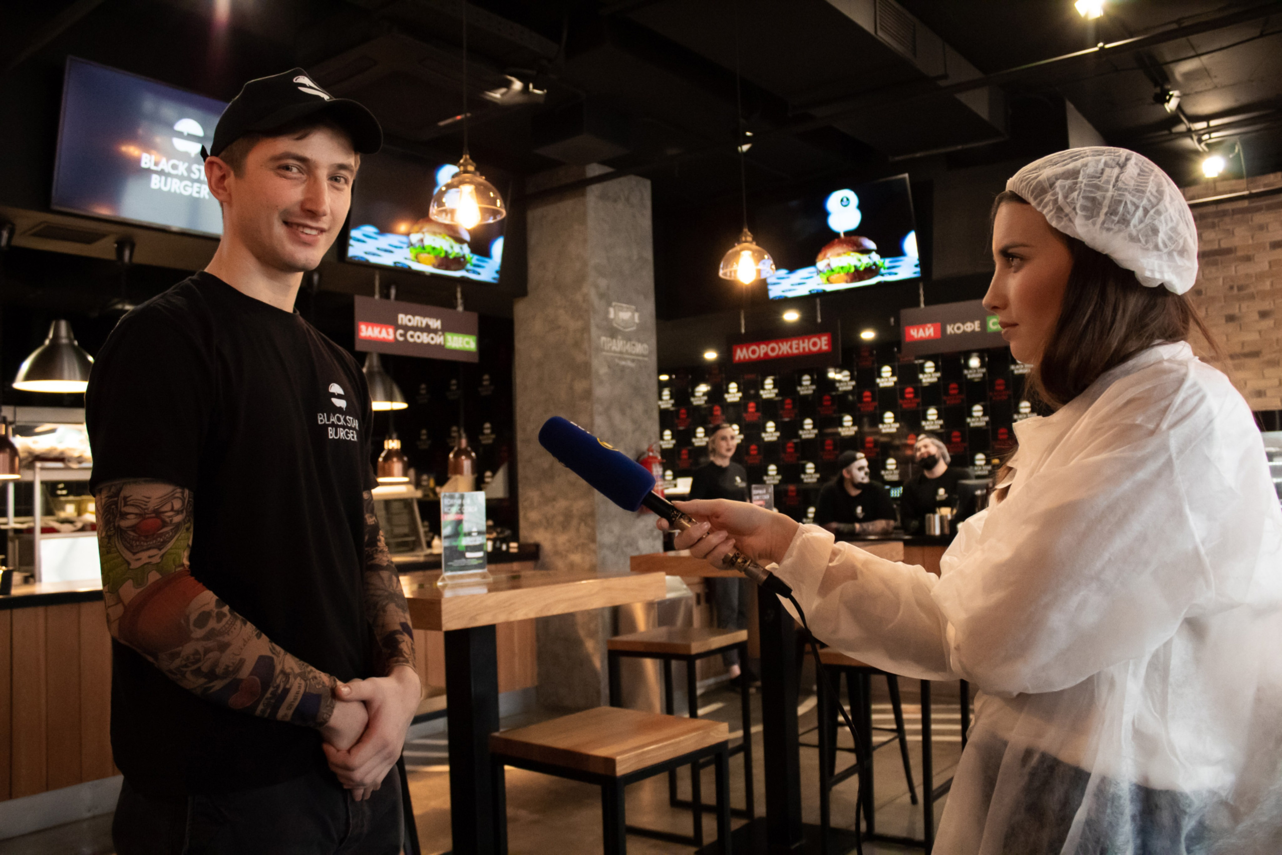 Баскетболисты в Блэкстарбургере. Репортажный Фотограф