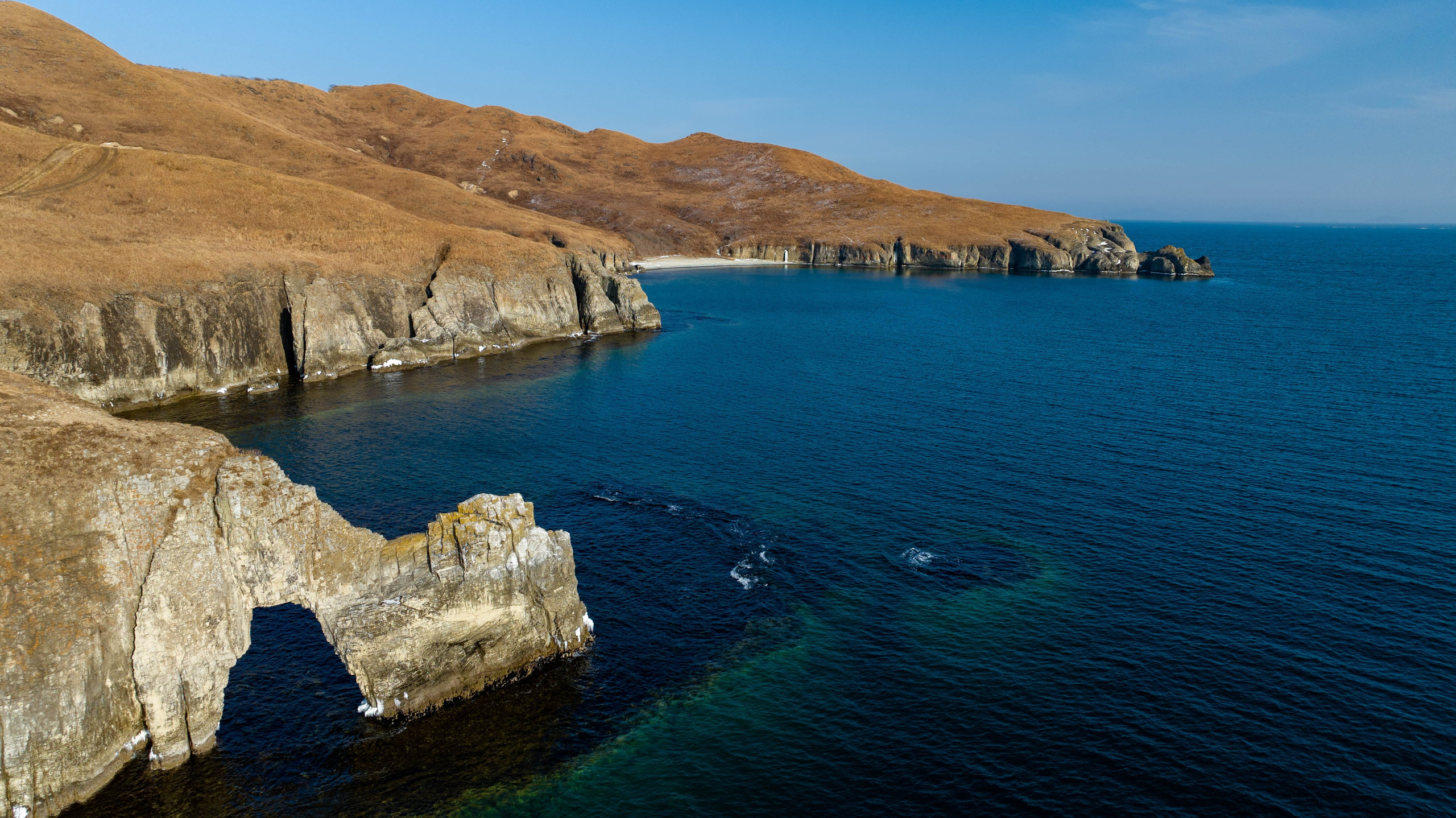 Кекур Пьющий верблюд. Турист оптимист