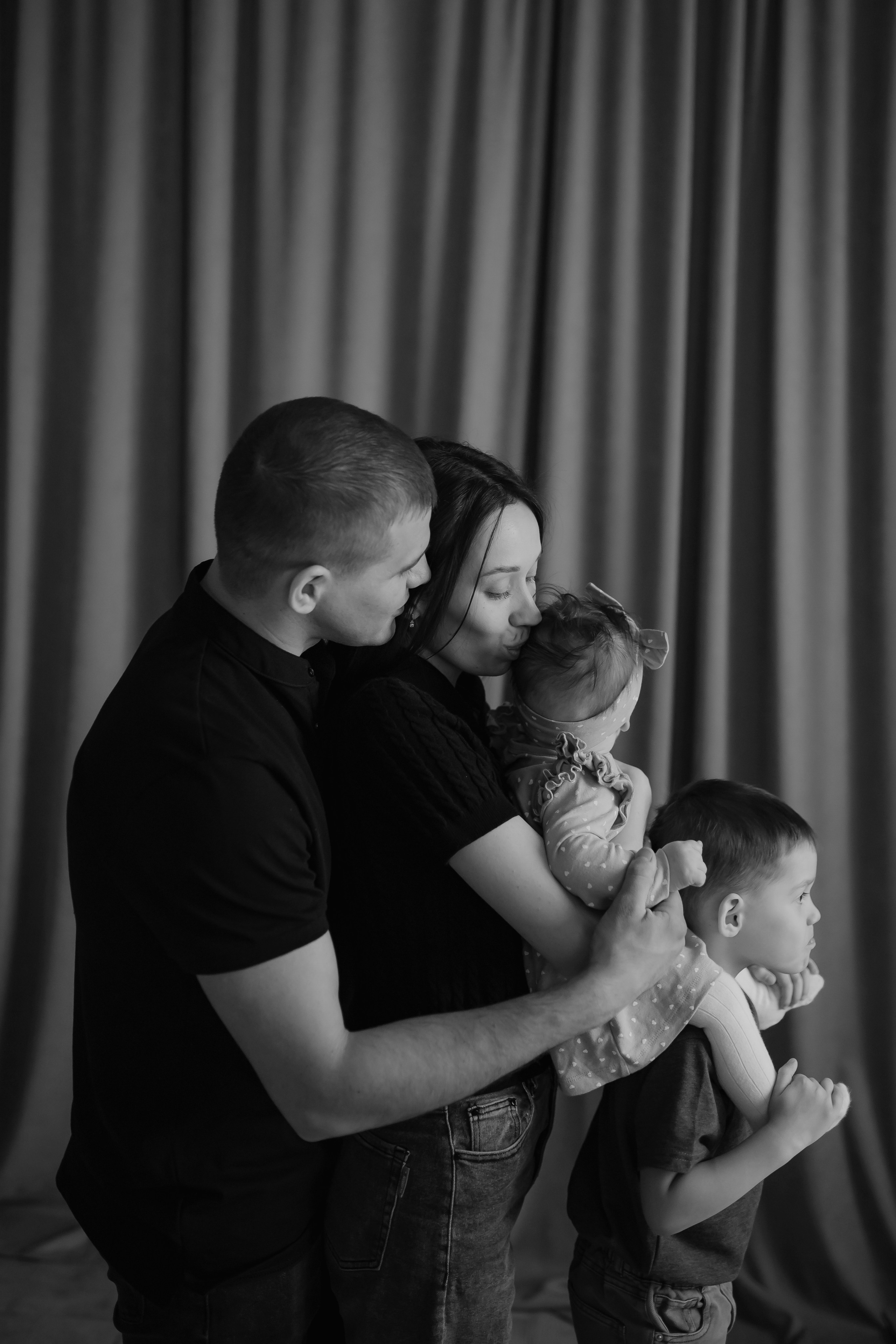 Вика, Миша, Костик и Полина. Фотограф Arina Elatova