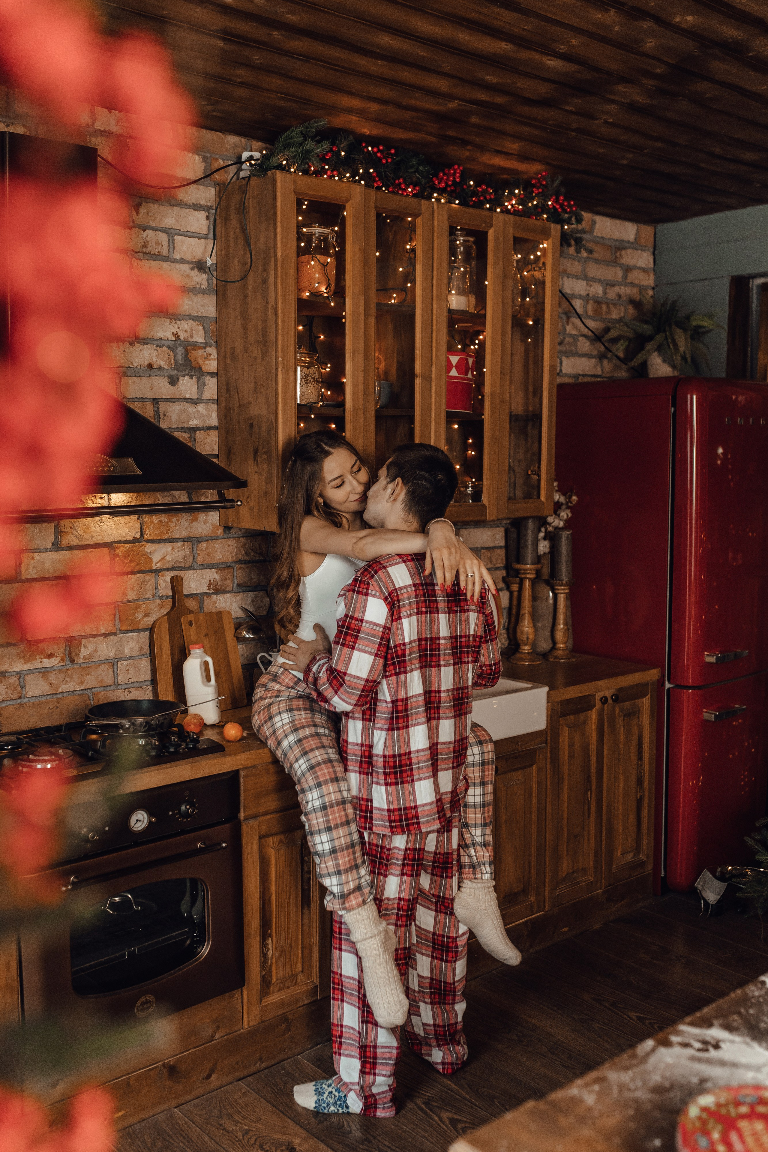 новогодняя лавстори в пижамах в студии мимика шале