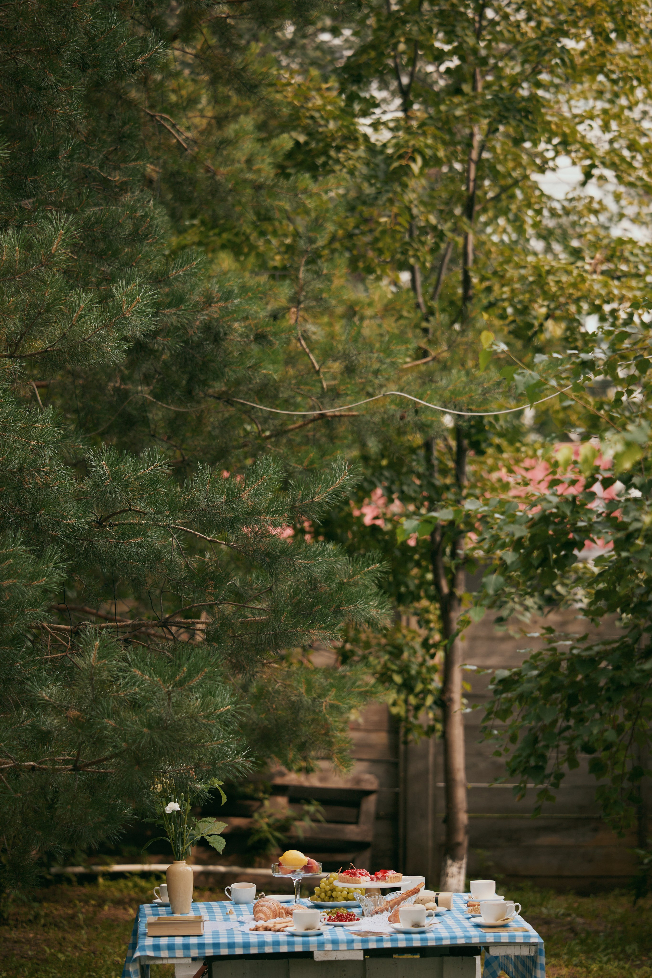 Завтрак в шляпках. Фотограф и видеограф в Кургане Леонид Корнильев