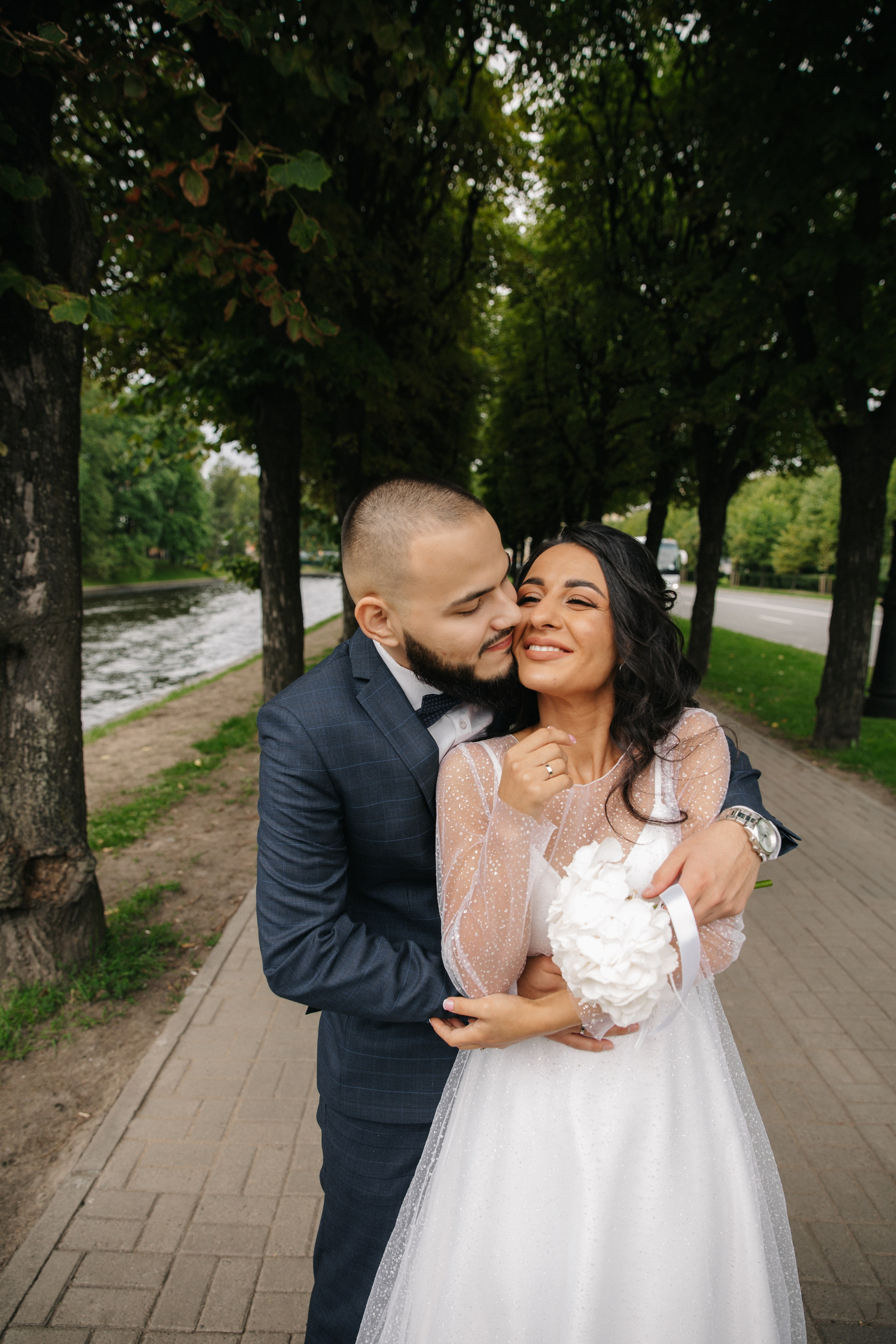 ВЫБОРГСКИЙ ЗАГС | июль, центр. Свадебный фотограф в Санкт-Петербурге Полина Корзухина