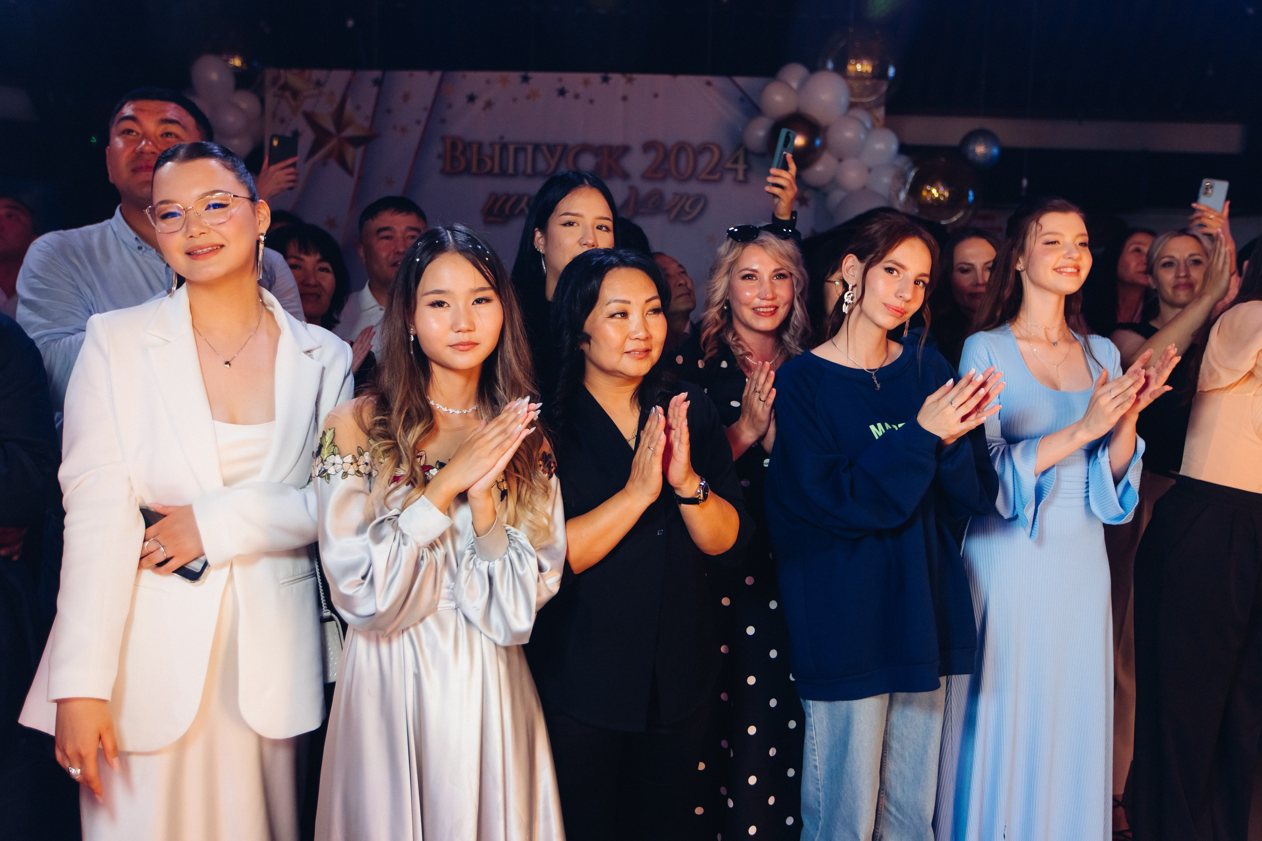 Выпускной вечер. 49 школа. Баран на корове. Свадебный и семейный фотограф в Улан-Удэ