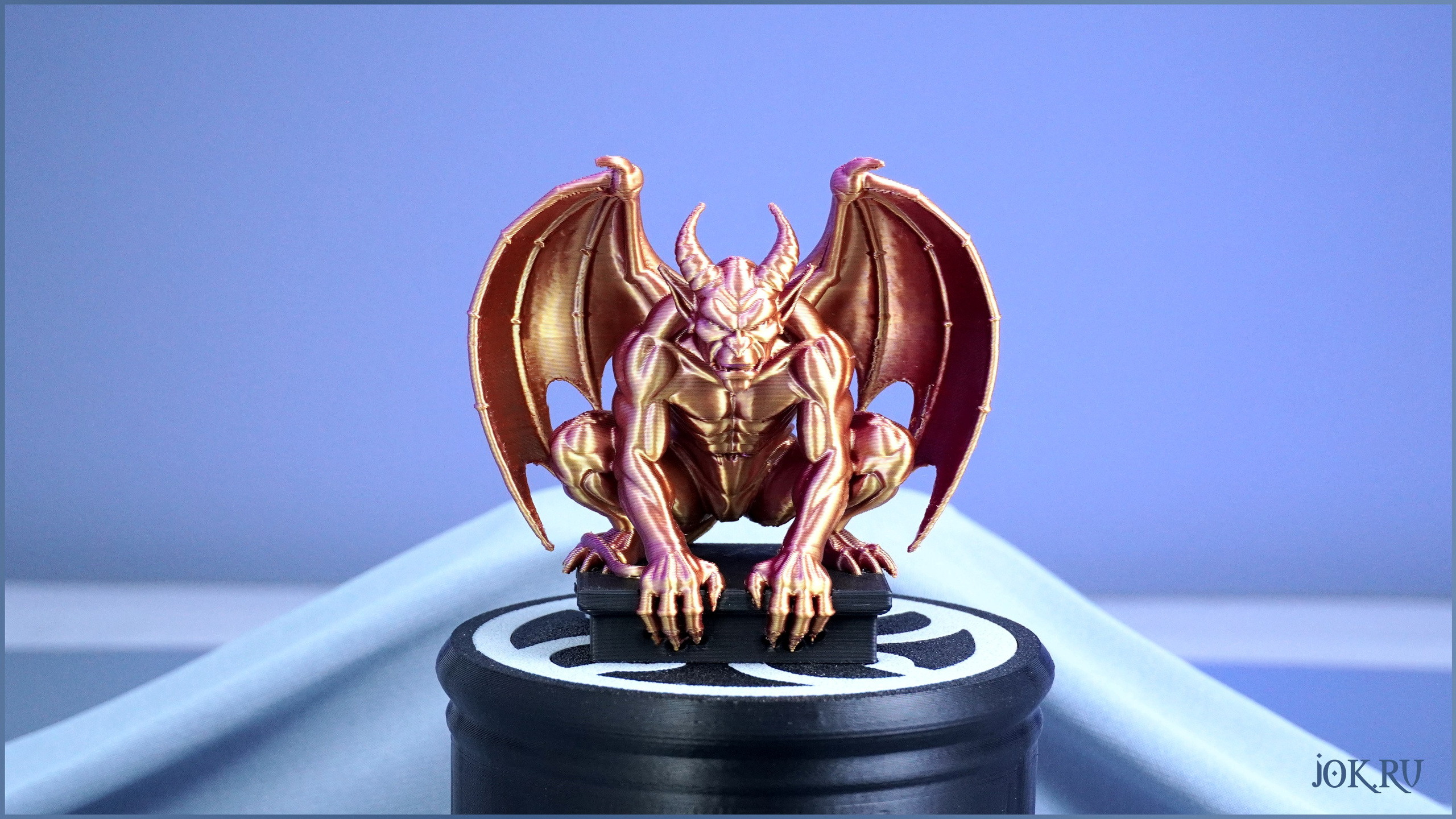 Оберег горгулья, мини‑скульптура, цвет‑хамелеон, крепление на магнит