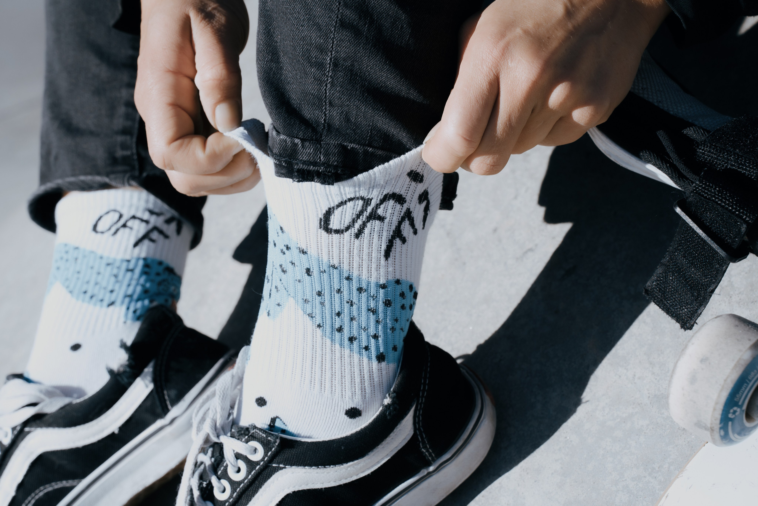 Крупный план носка девушки