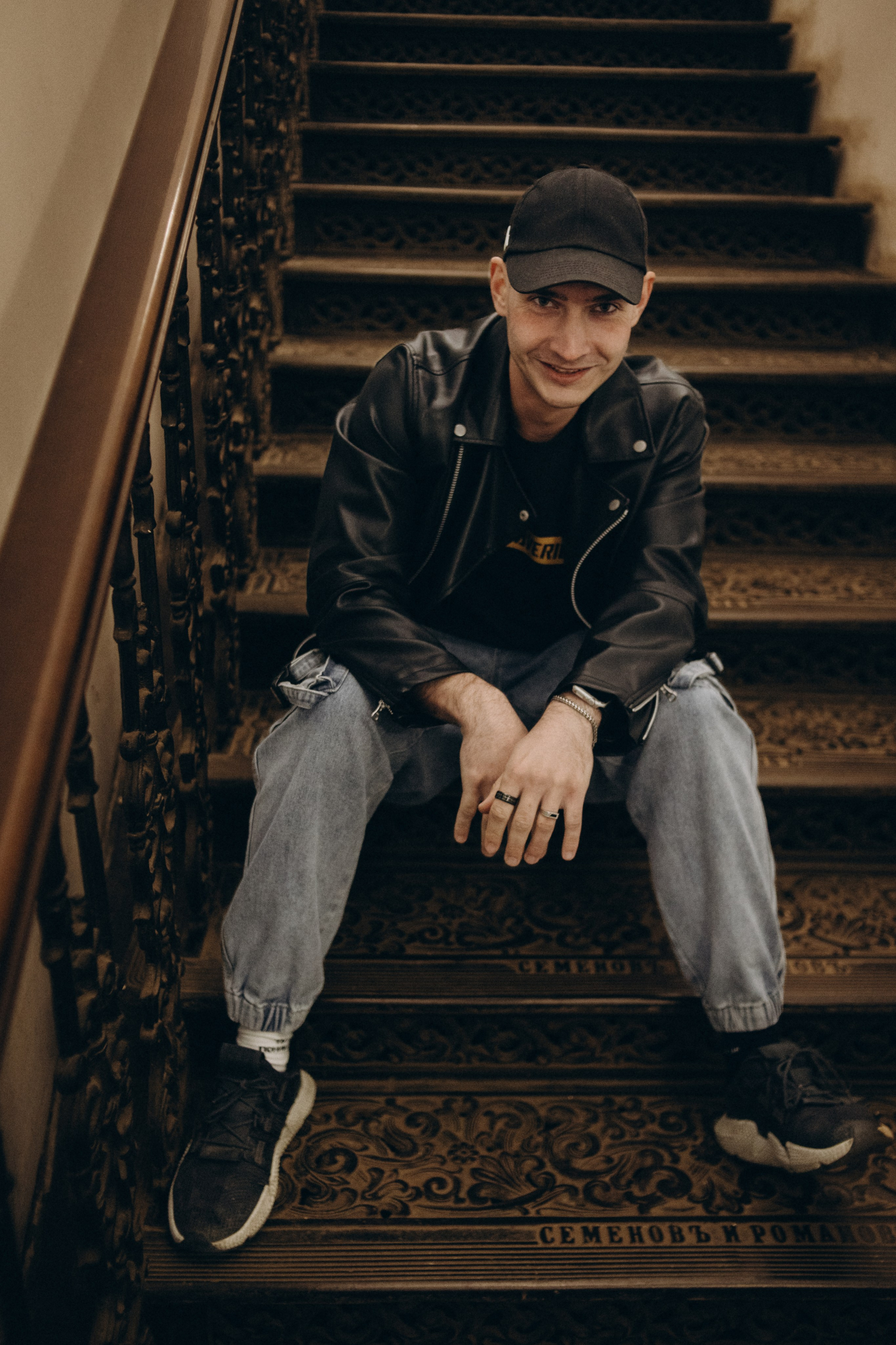 Евгений. Ночь и неон. Фотограф Регина Крикунова г. Красноярск