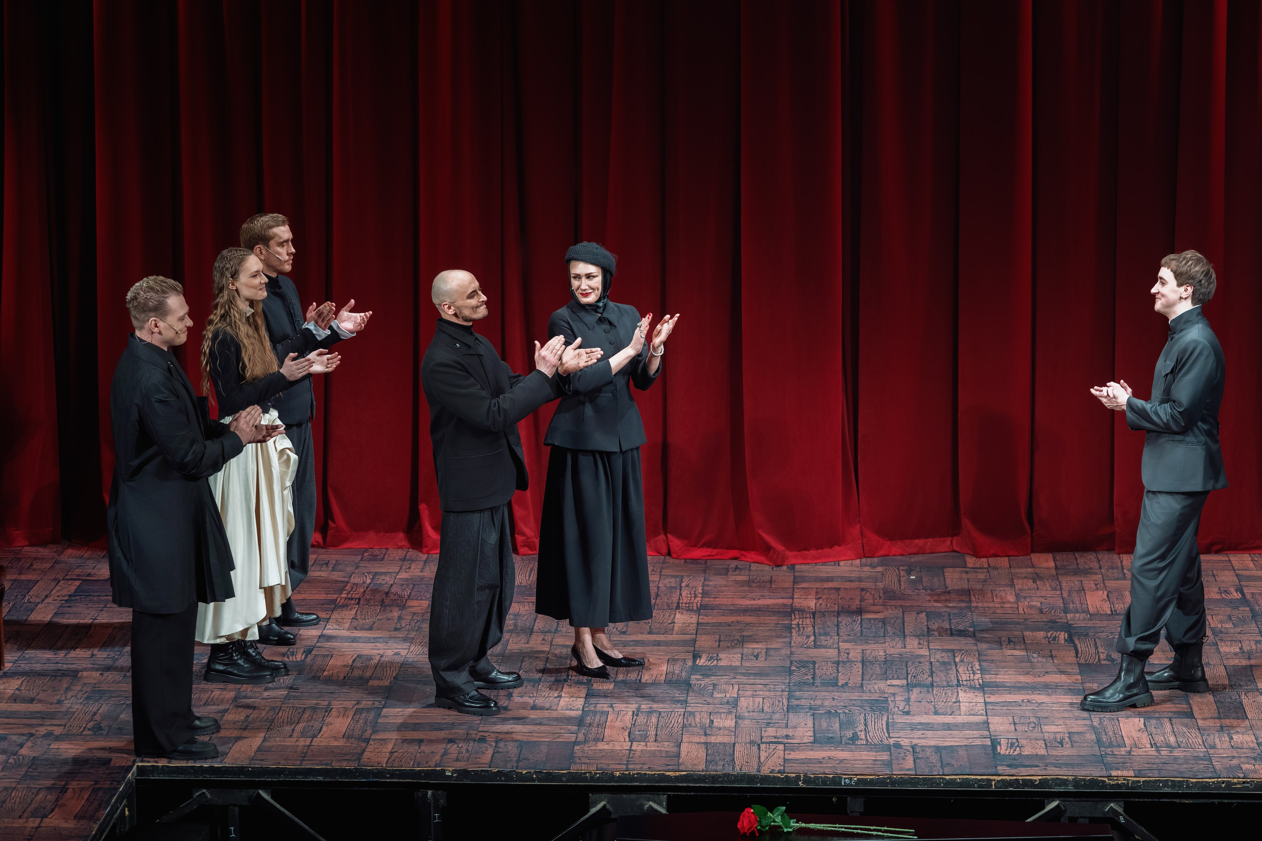 Театр на Таганке: Гамлет. Сайт фотографа Сергея Абрамова