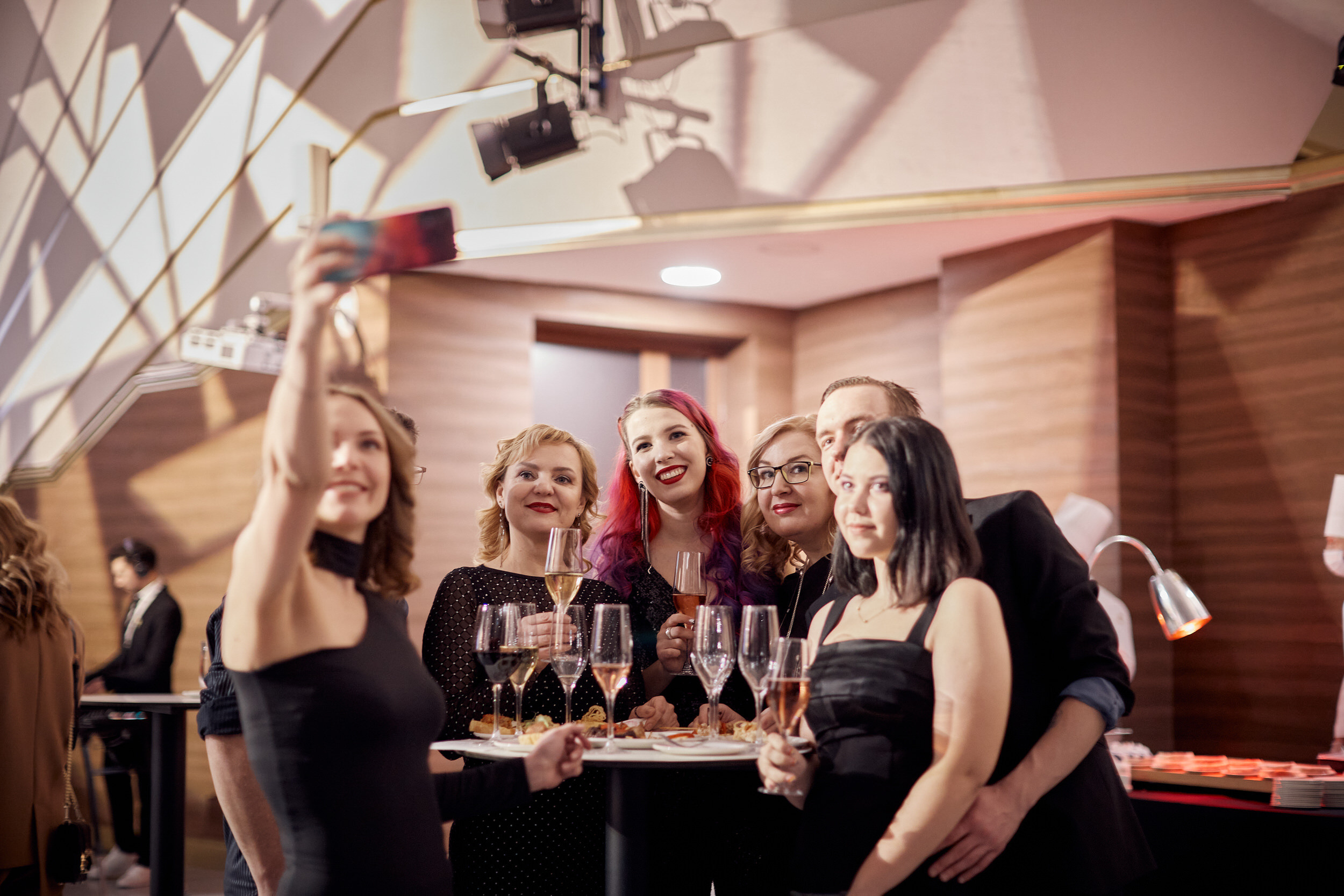Репортаж с корпоративного мероприятия Opora woman. Контент для бизнеса в Екатеринбурге Полдень Медиа