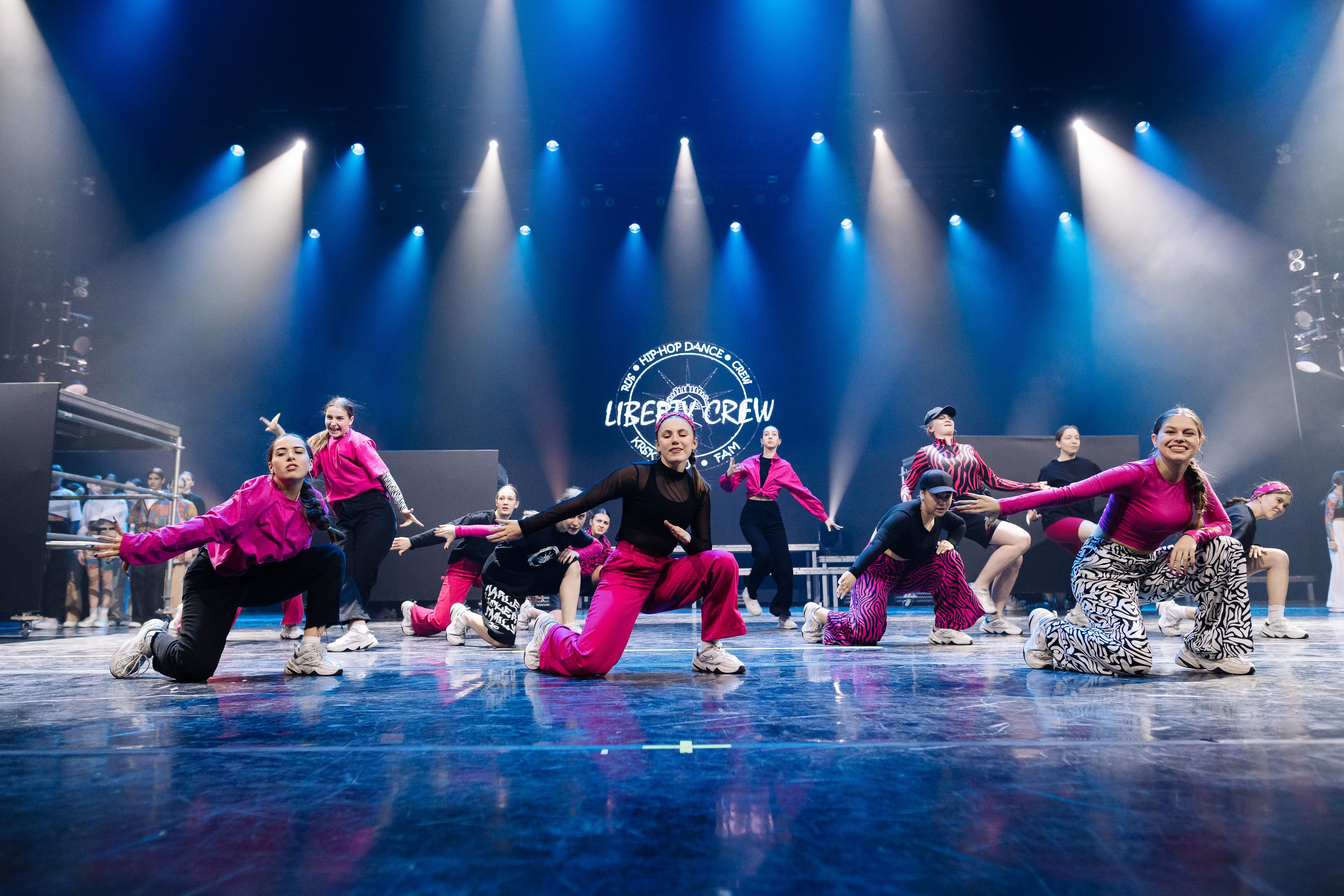 Harleen Joker's dance studio. Репортажный фотограф Красноярск Алекс Чампакхам