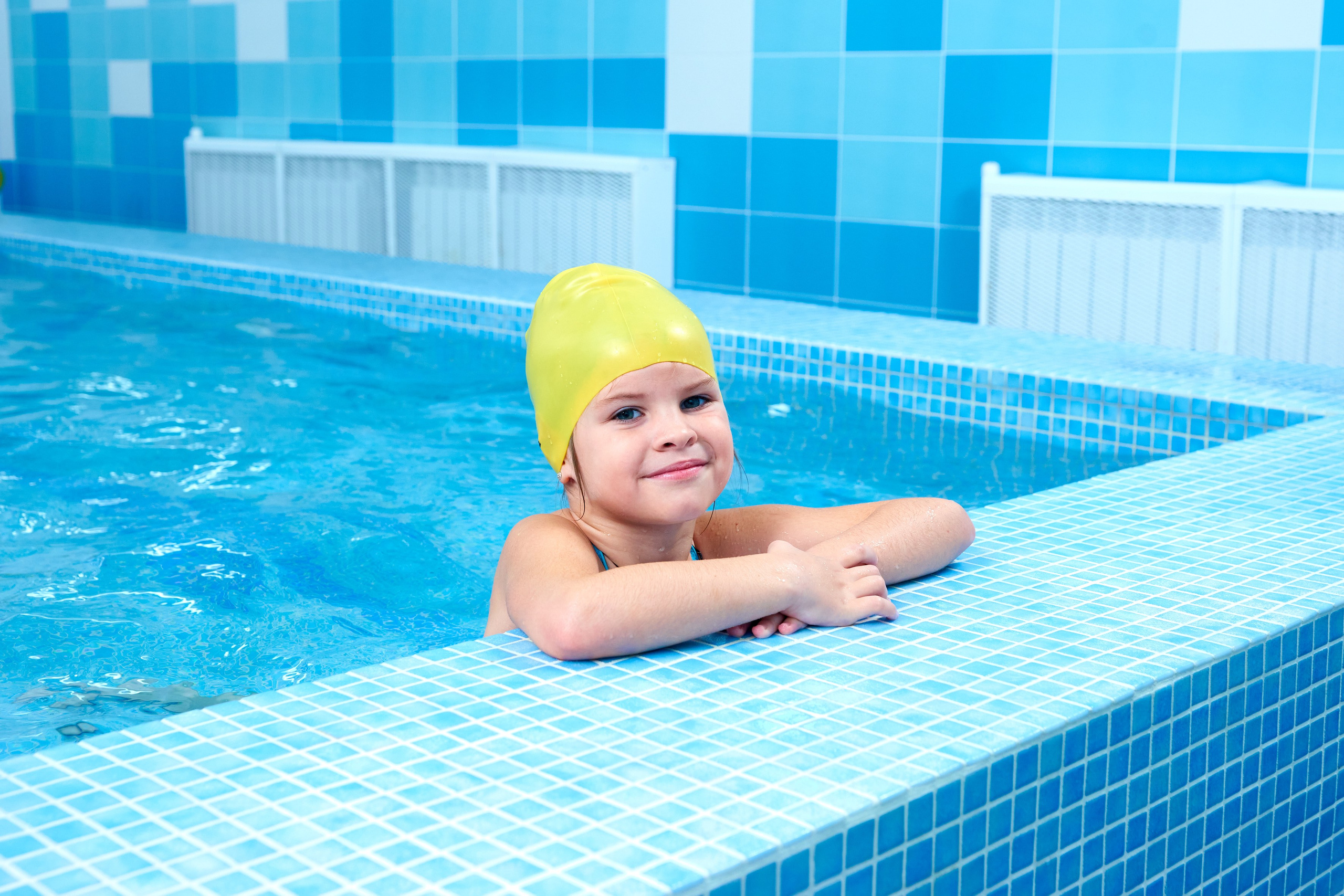 Занятие в бассейне. Childrenfoto.ru