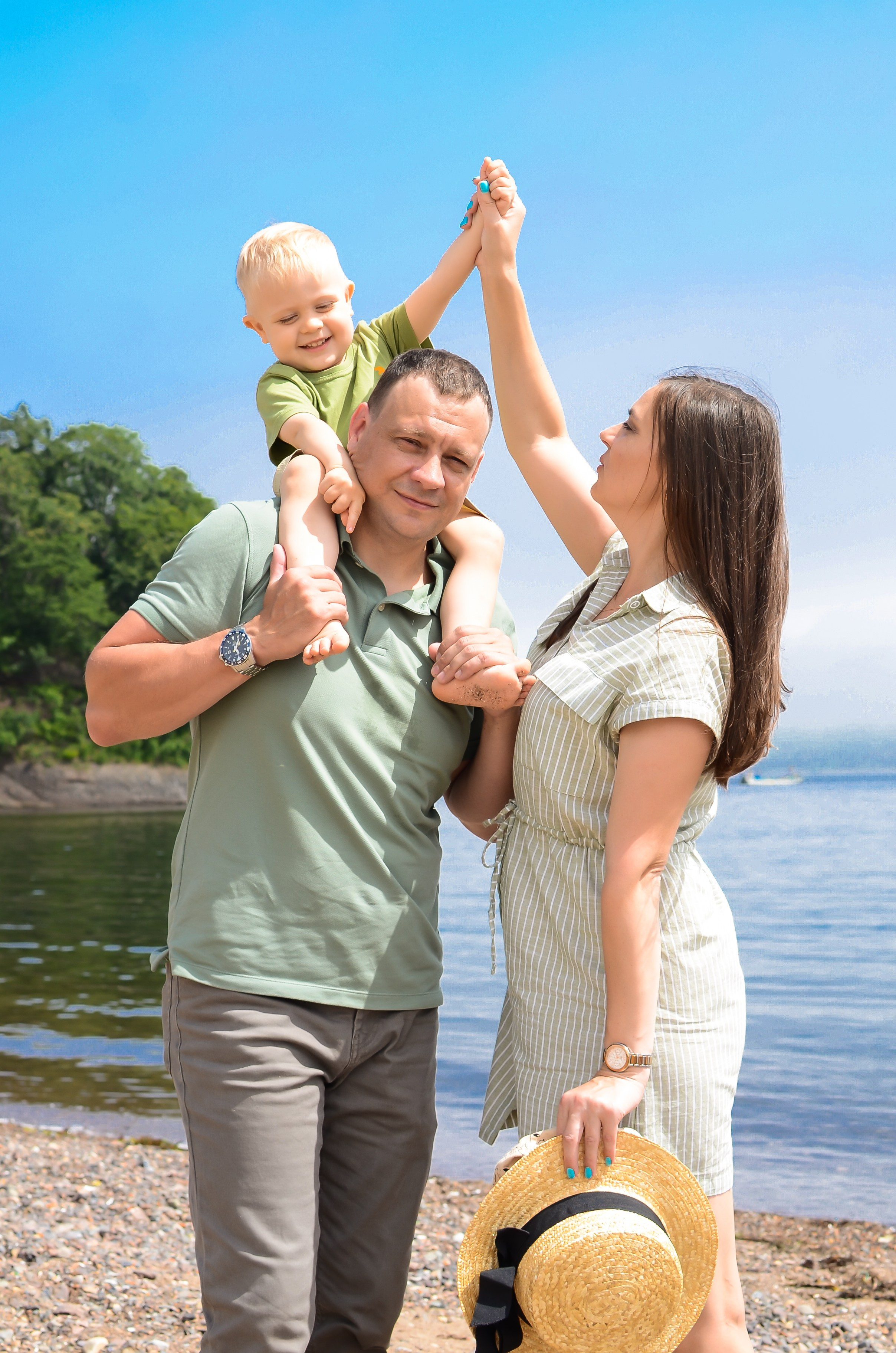 Семейная фотопрогулка Жени и Саши с сыном. Свадебный и семейный фотограф в Хабаровске Оксана Новикова