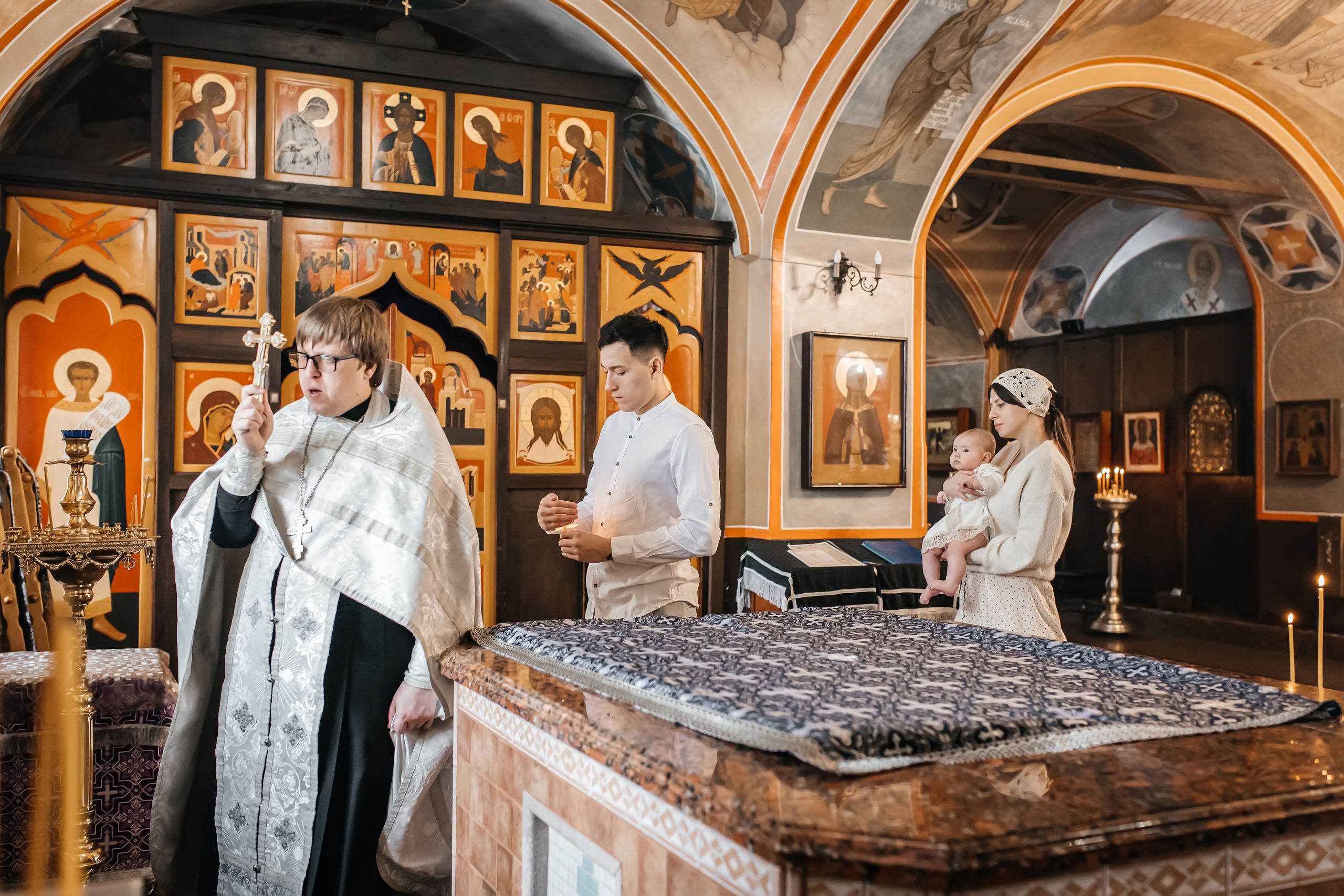 Крещение Алисы в Успенском Храме Красногорск. Фотограф на крещение и венчание Москва  Надежда Баланина