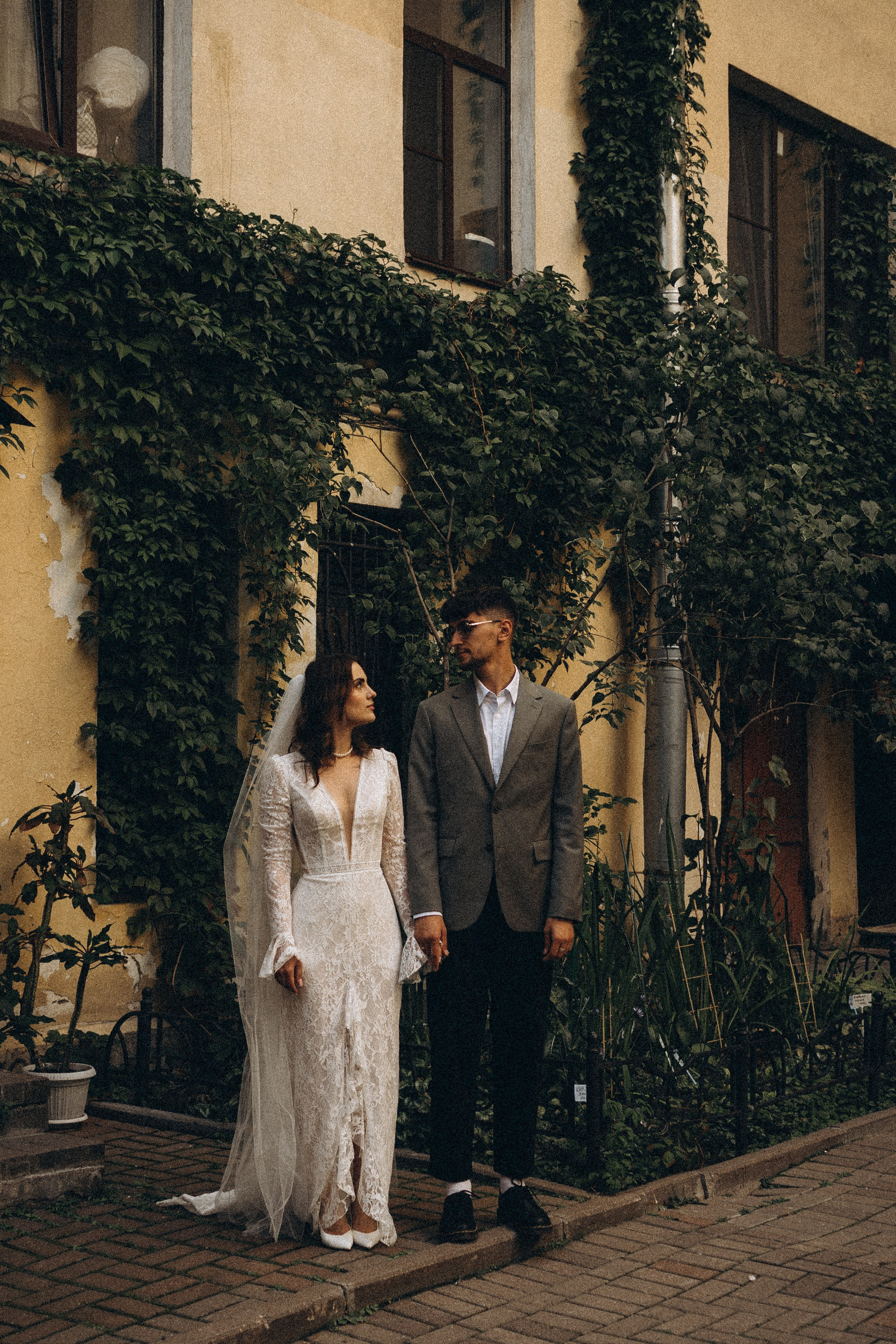 СВАДЕБНАЯ ПРОГУЛКА ВОЗЕ ИСАИКЕВСКОГО СОБОРА АСТОРИИ И ЗАКОНОДАЛЕТНОГО СОБРАНИЯ. Профессиональный фотограф, Санкт-Петербург — Виктория Богомолова