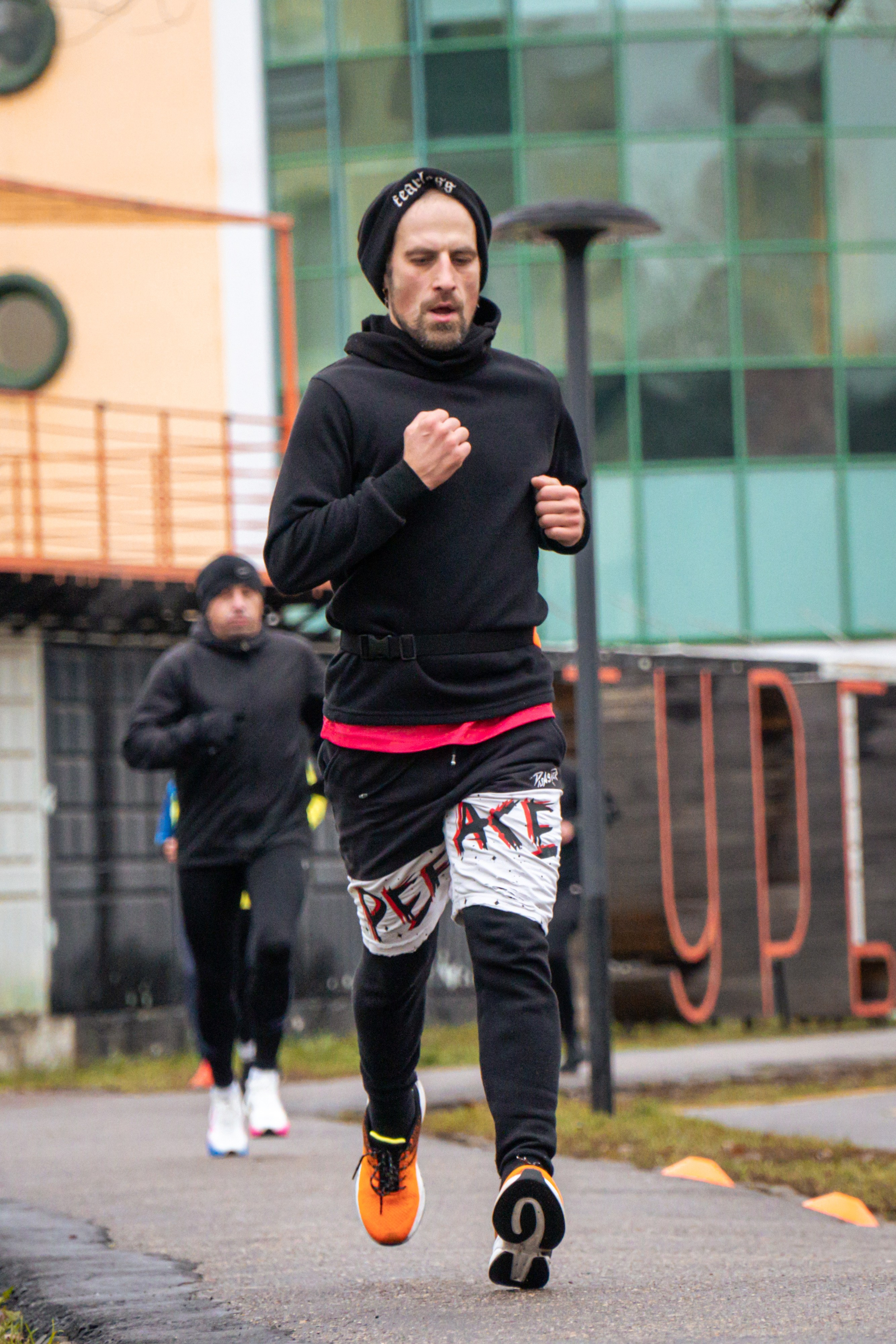 5 вёрст Реутов 16.11.2024. Роман Капилюшов. Бег. Фото. Видео. г. Люберцы