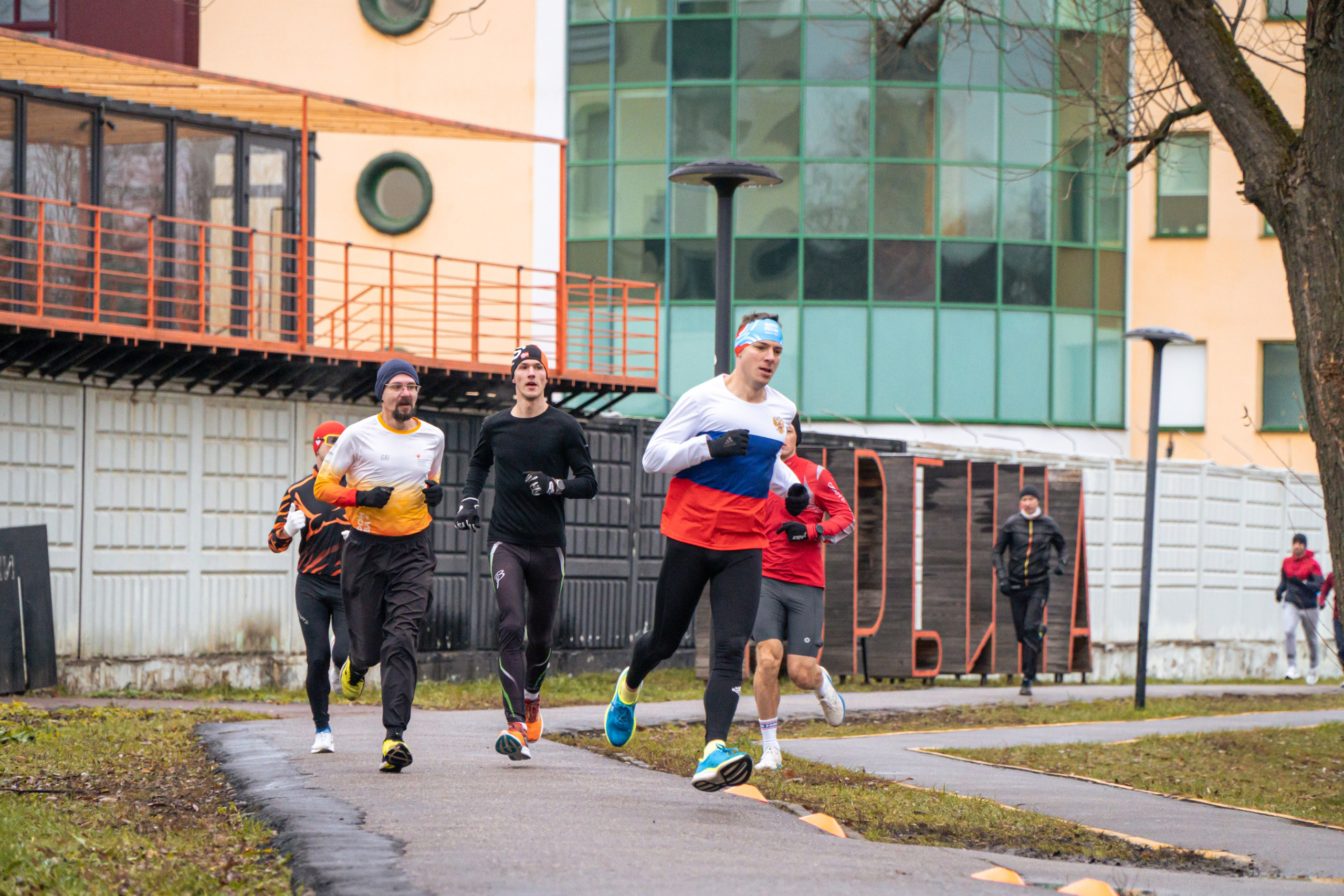 5 вёрст Реутов 16.11.2024. Роман Капилюшов. Бег. Фото. Видео. г. Люберцы