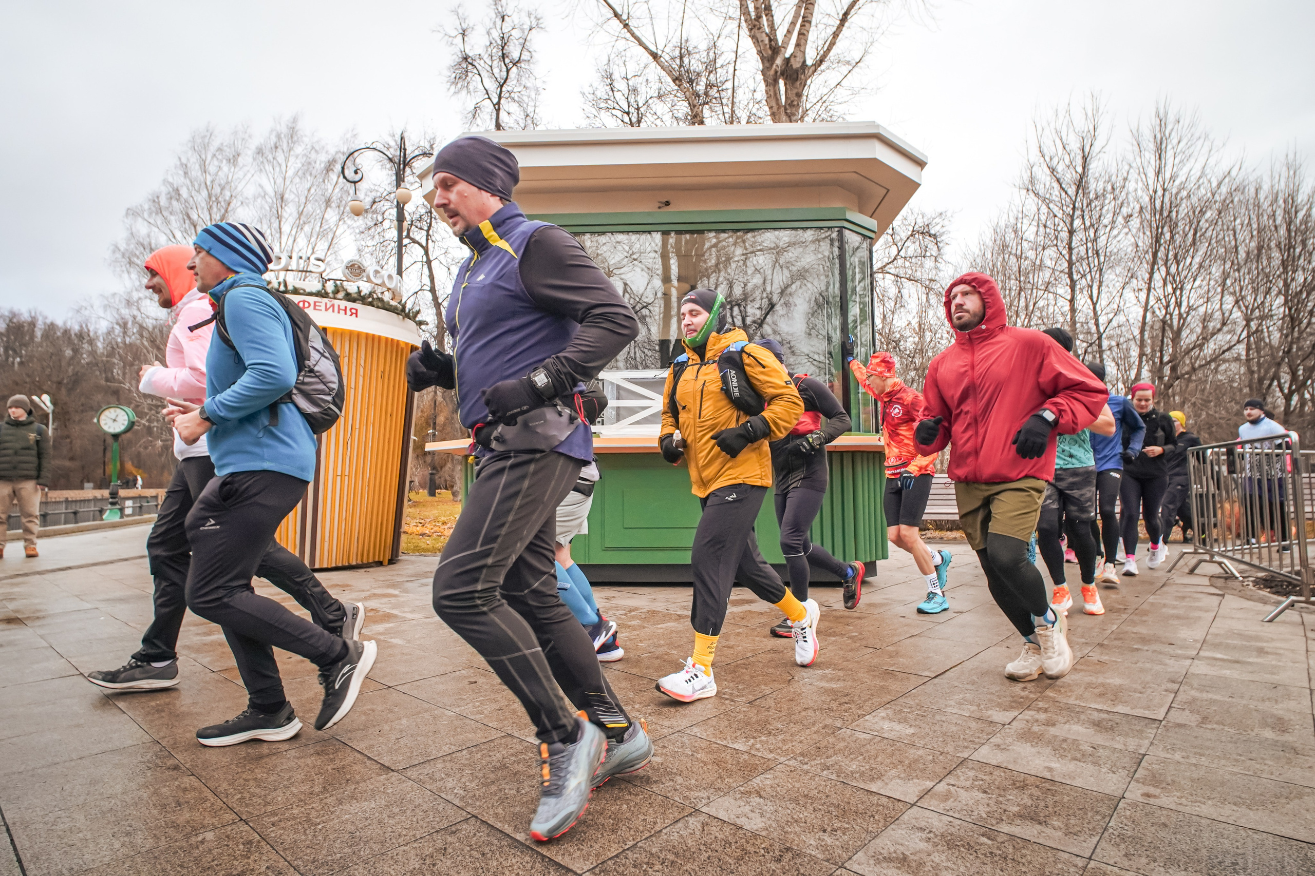 #марафонудома #яuzarun 2024 2-я петля, группа 6:30. Роман Капилюшов. Бег. Фото. Видео. г. Люберцы