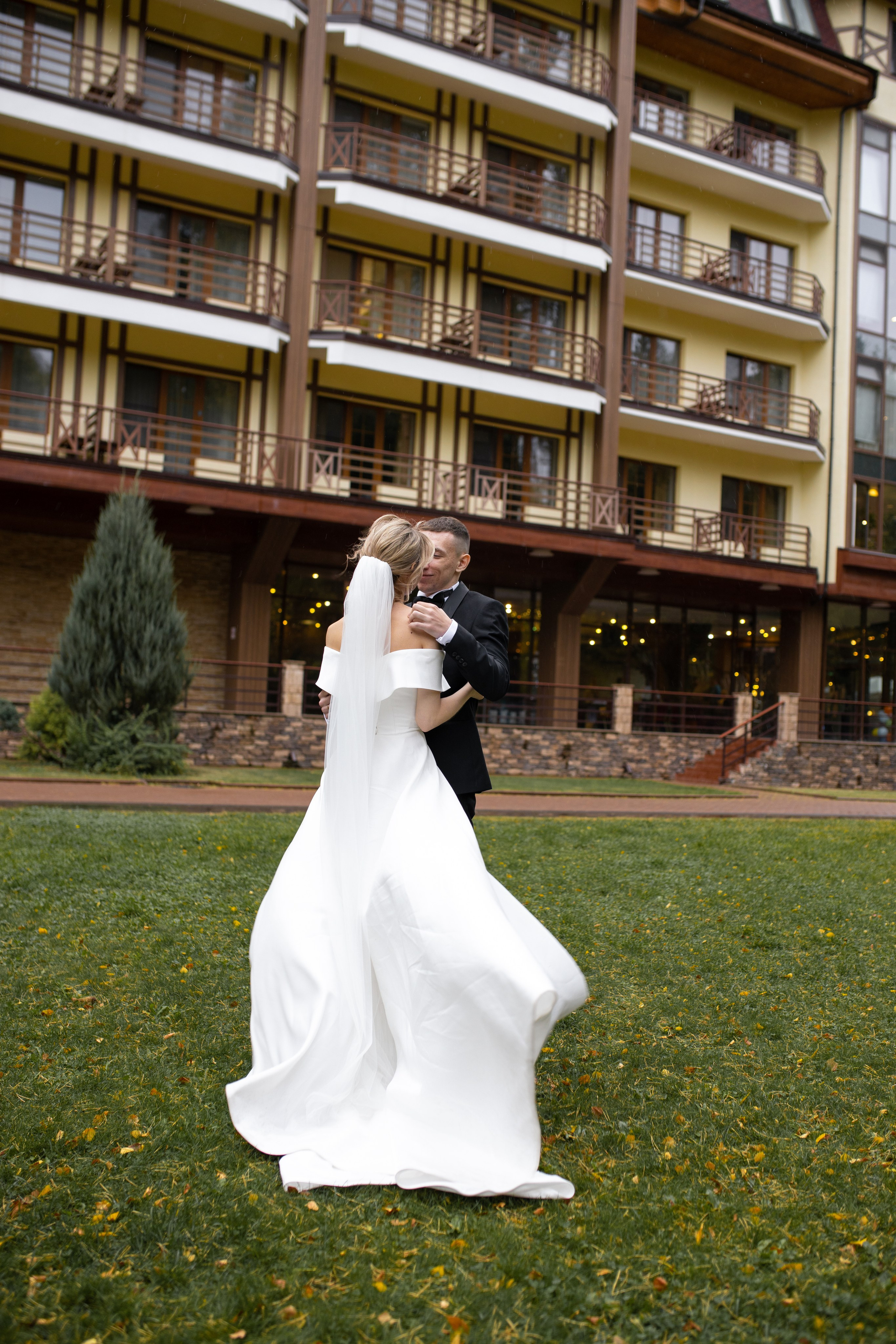 Свадебная фотосессия в отеле Ареал. Фотограф в Железнодорожном и Балашихе