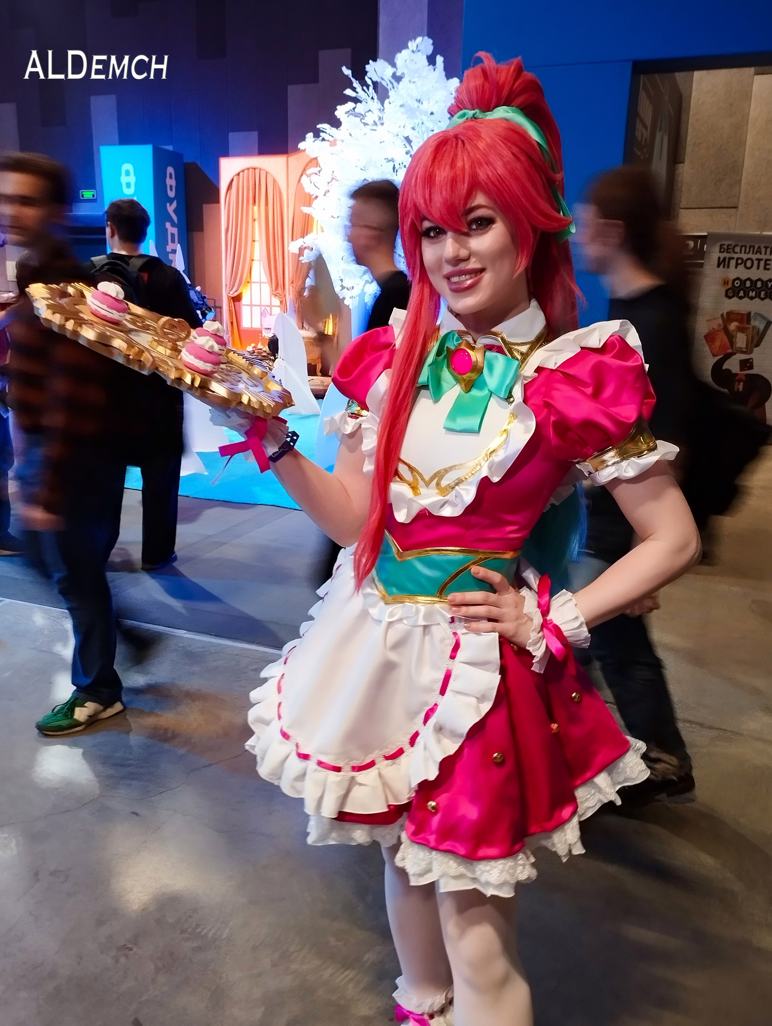 Аниме картинки персонажей и косплей фото в России Москве