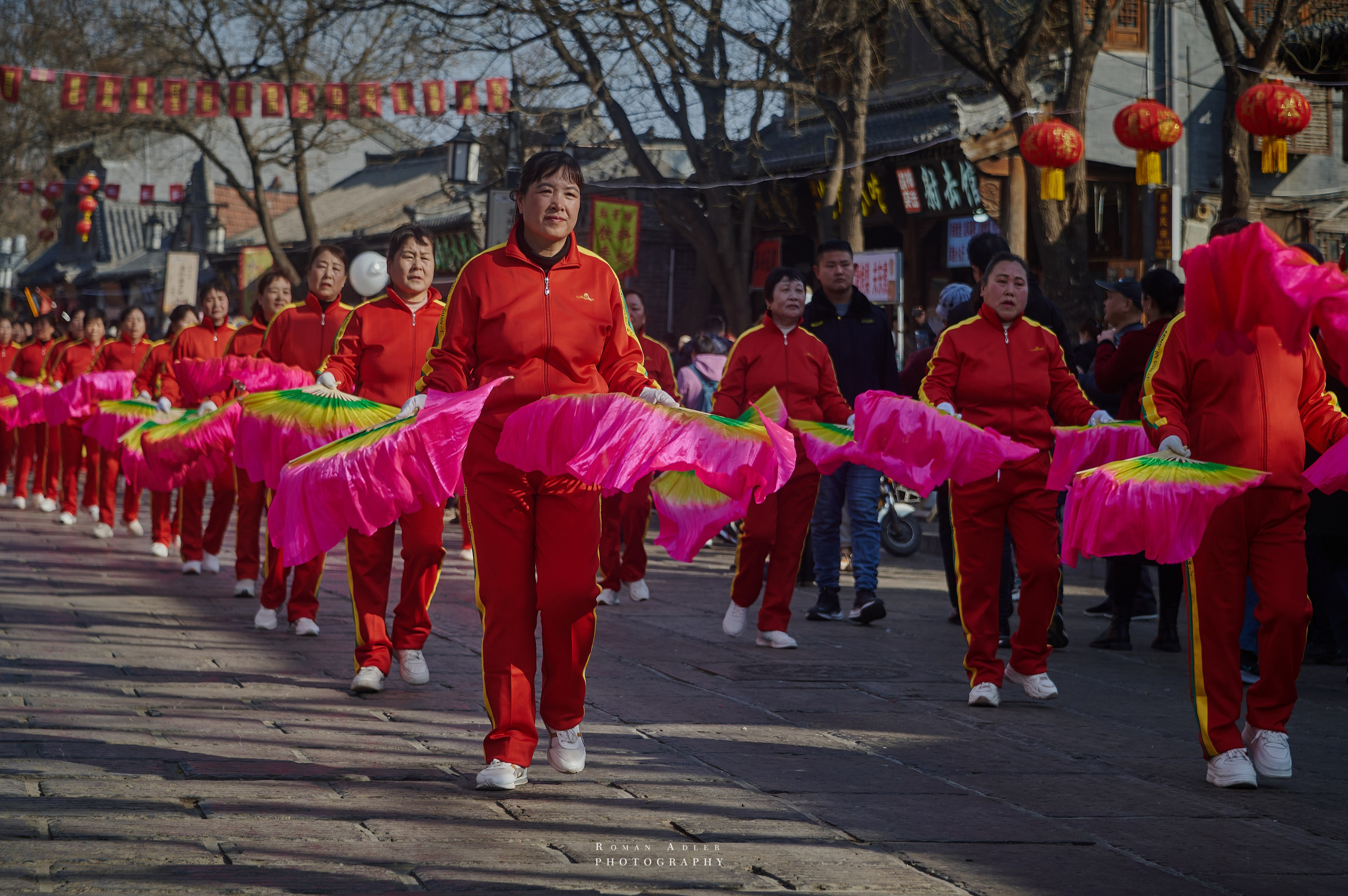 Новогодний парад в Цинчжоу. Китай. Фотограф Роман Адлер