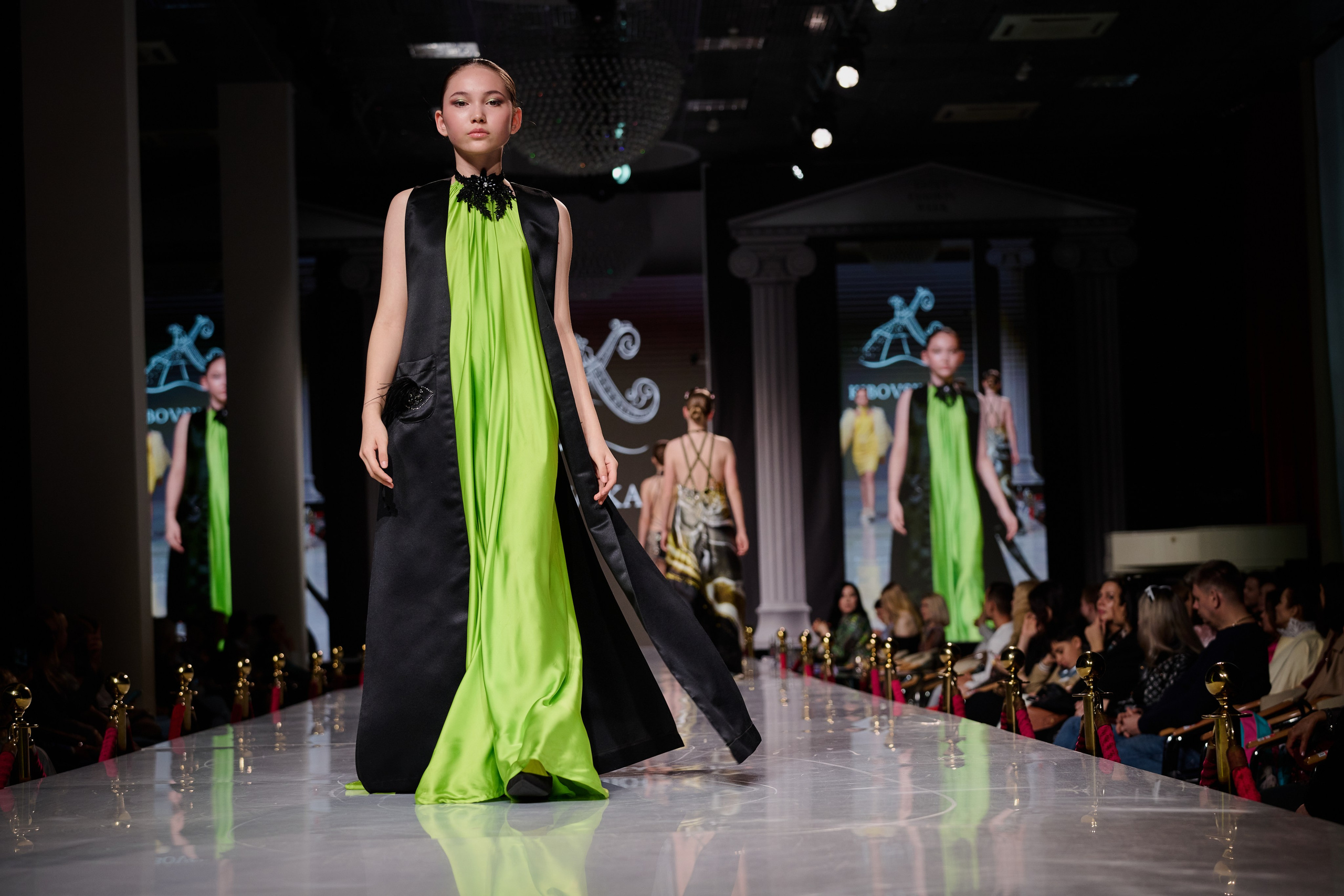 ESTET FASHION WEEK ВЕСНА — 2025. Фотограф Роман Адлер