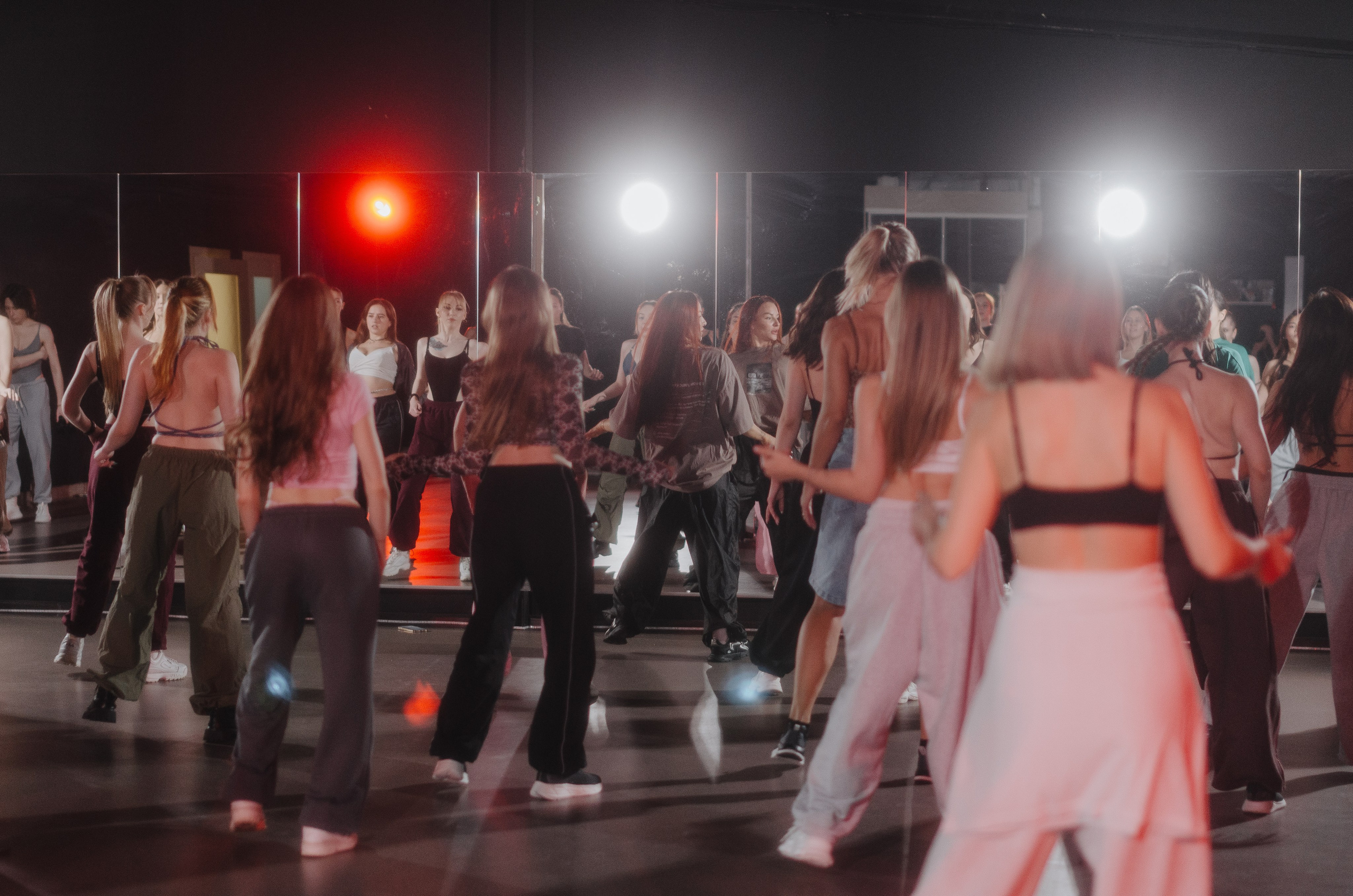 Мастер-классы по High Heels/Girly hip-hop от Оксаны ATTA. Денисова Аля — фотограф для парных съемок и индивидуальных историй в Барнауле