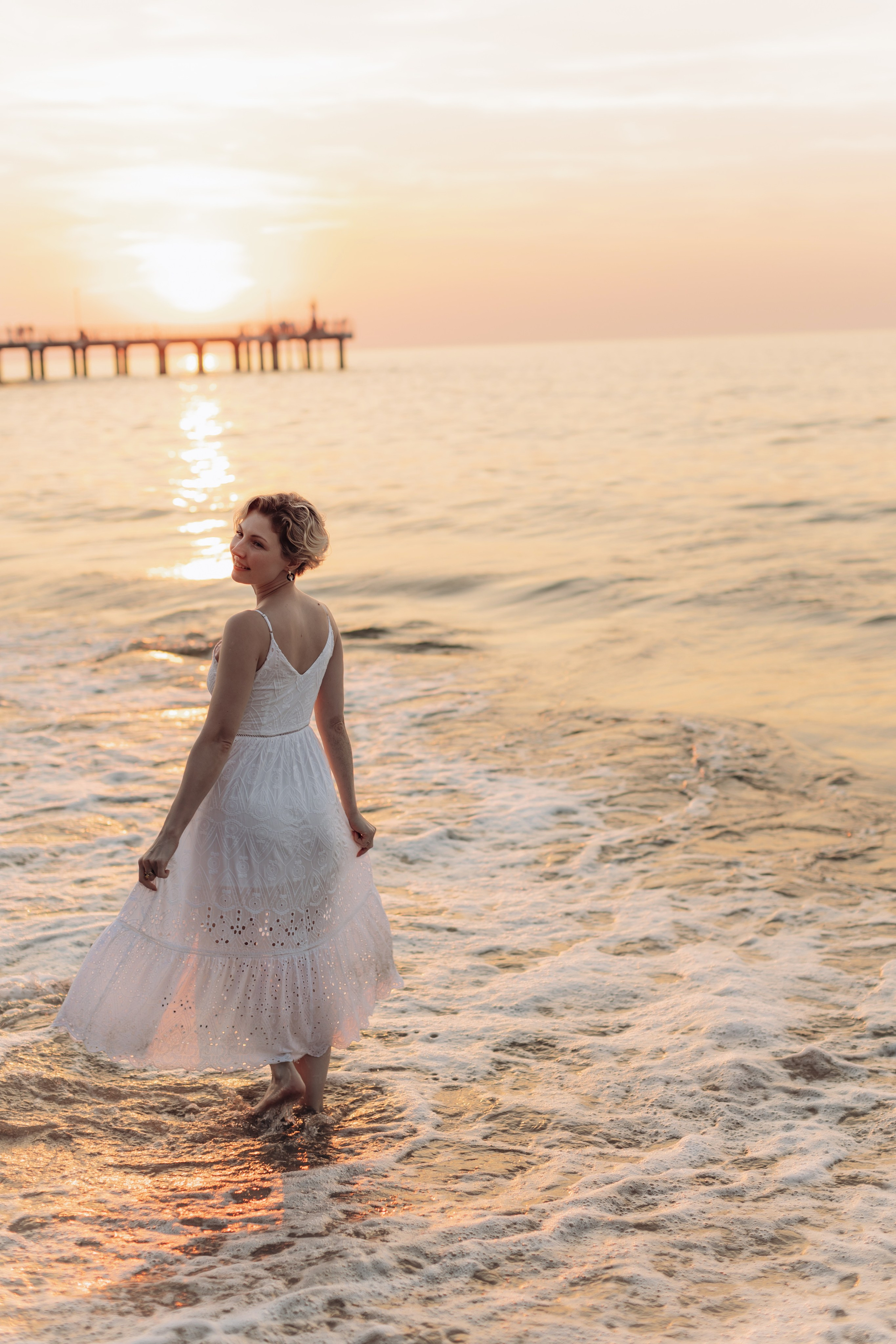 Подруги Пионеский Сосновый бор закат. Фотограф в Калининграде свадебная фотография, репортажная, фотосессии