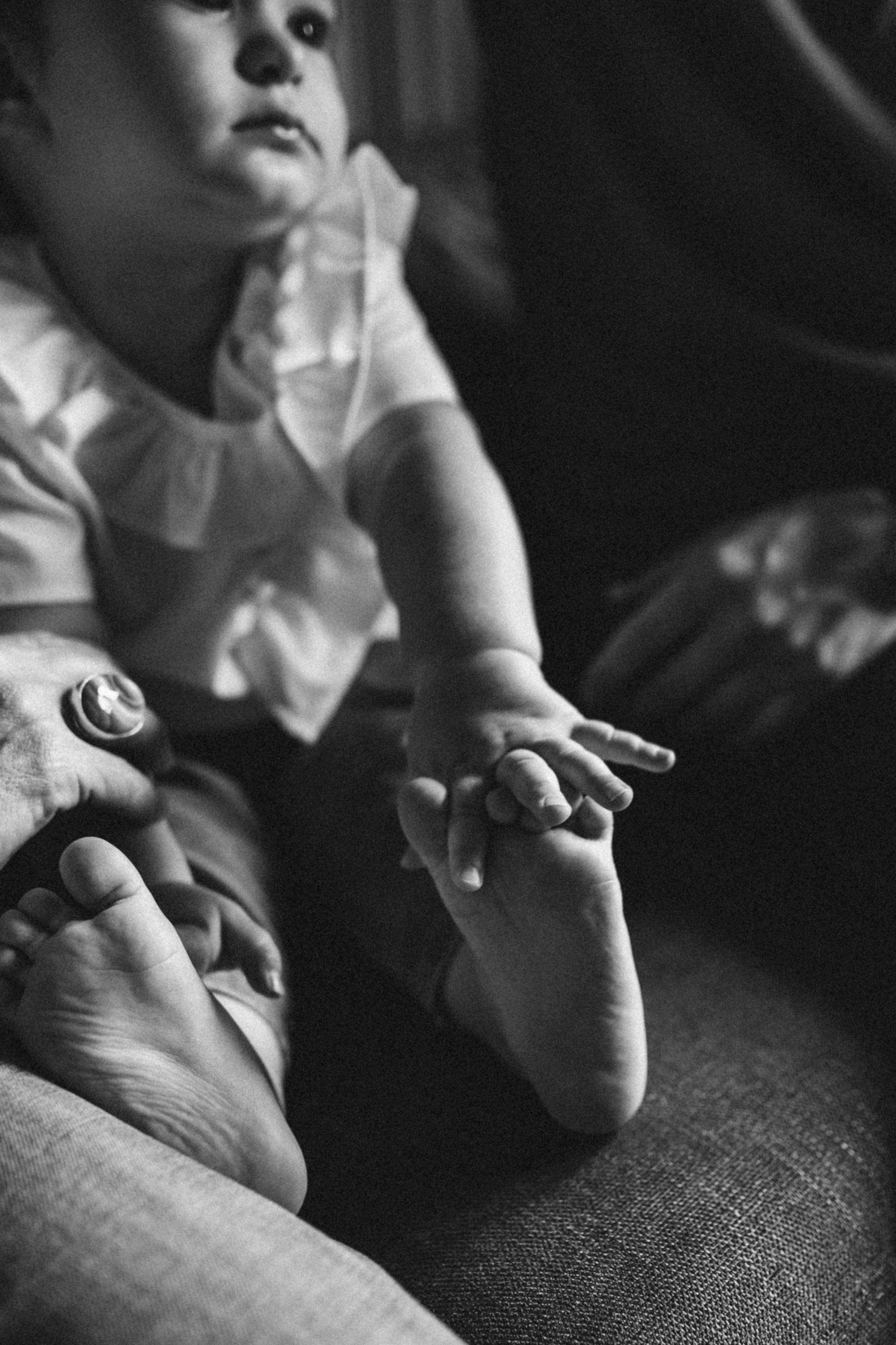 Саша, Таня, Мира и бабушка дома. Семейный и свадебный lifestyle-фотограф в Москве Мария Петрова