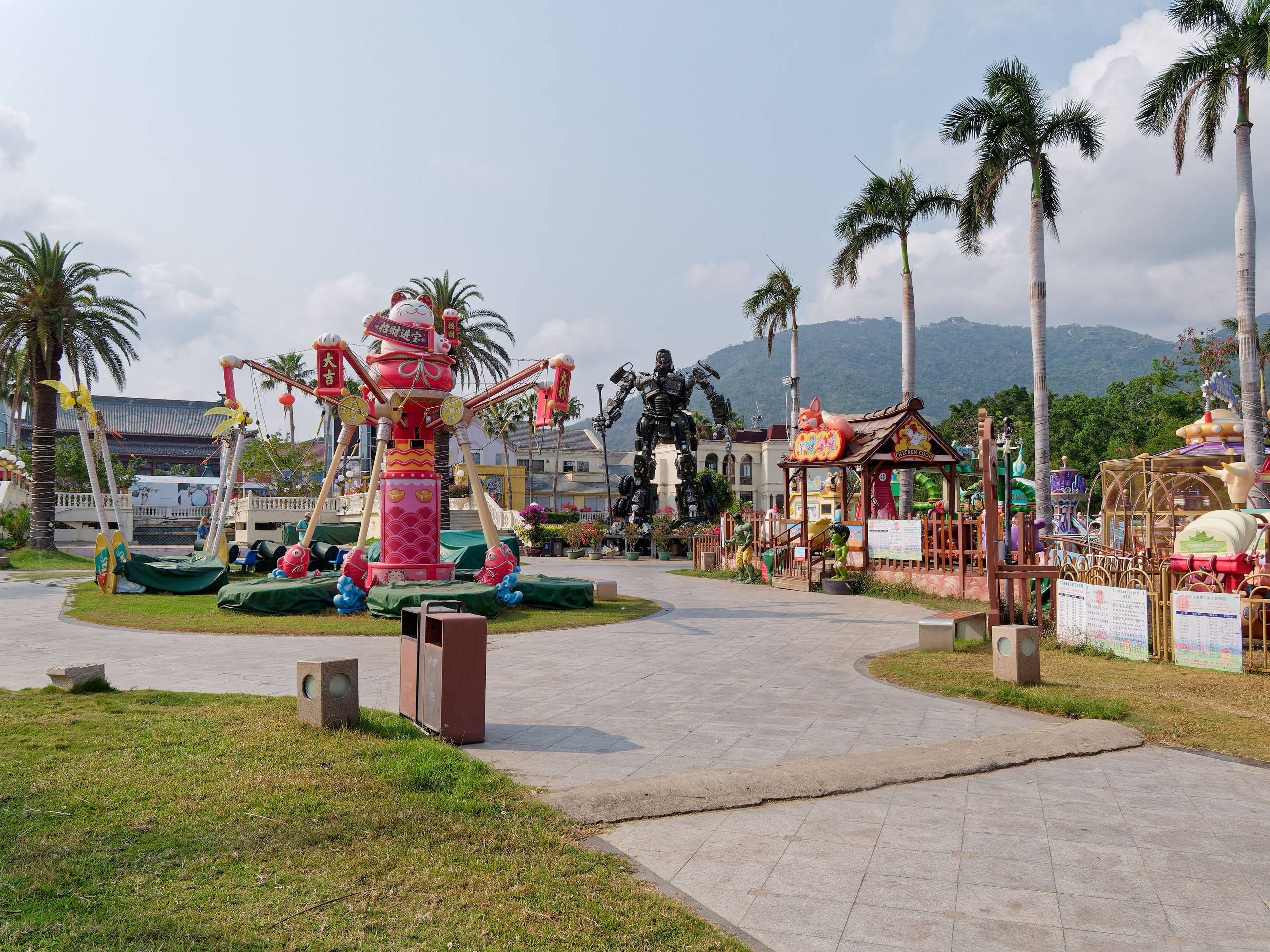 Хайнань 2026, улицы Ялунвань и Саньи. Фотопрогулки по Миру