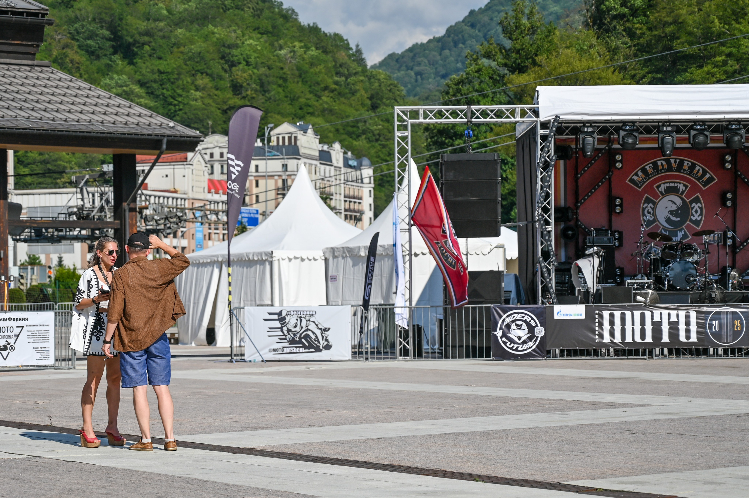 11- ый Ежегодный Байк Фестиваль " Медвежья МОТО ПОЛЯНА». Фотографирую счастливых людей в Сочи