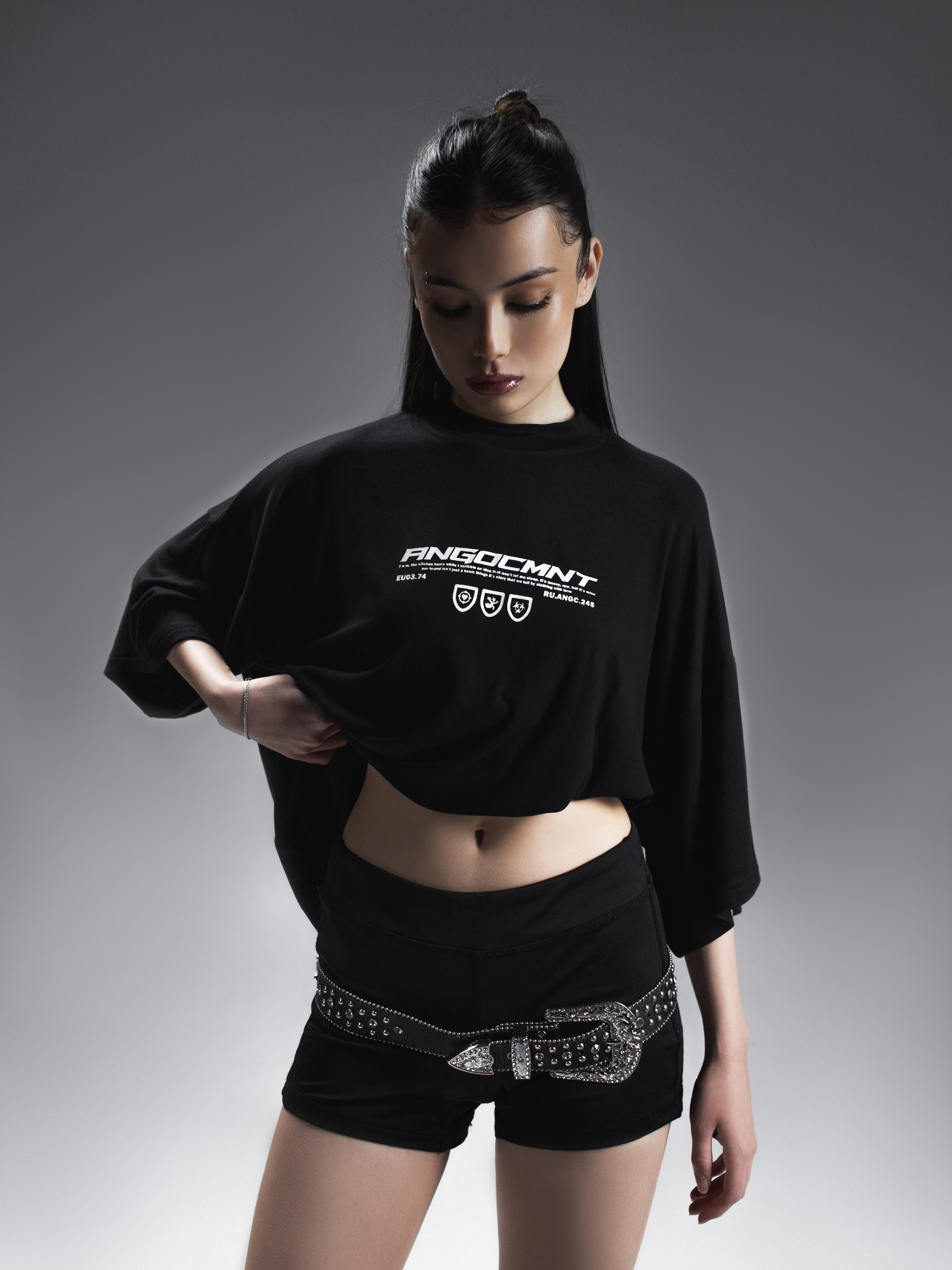 КАТАЛОГ | серый фон. RUNA production — стильные съемки для брендов