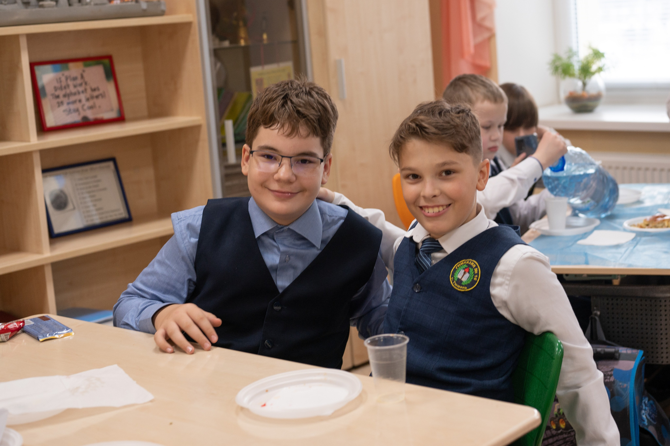 Репортаж мероприятия в классе 5Ж 16 гимназия 2024 г. Фотограф новорожденных, семейный детский в Тюмени Татьяна Морозова